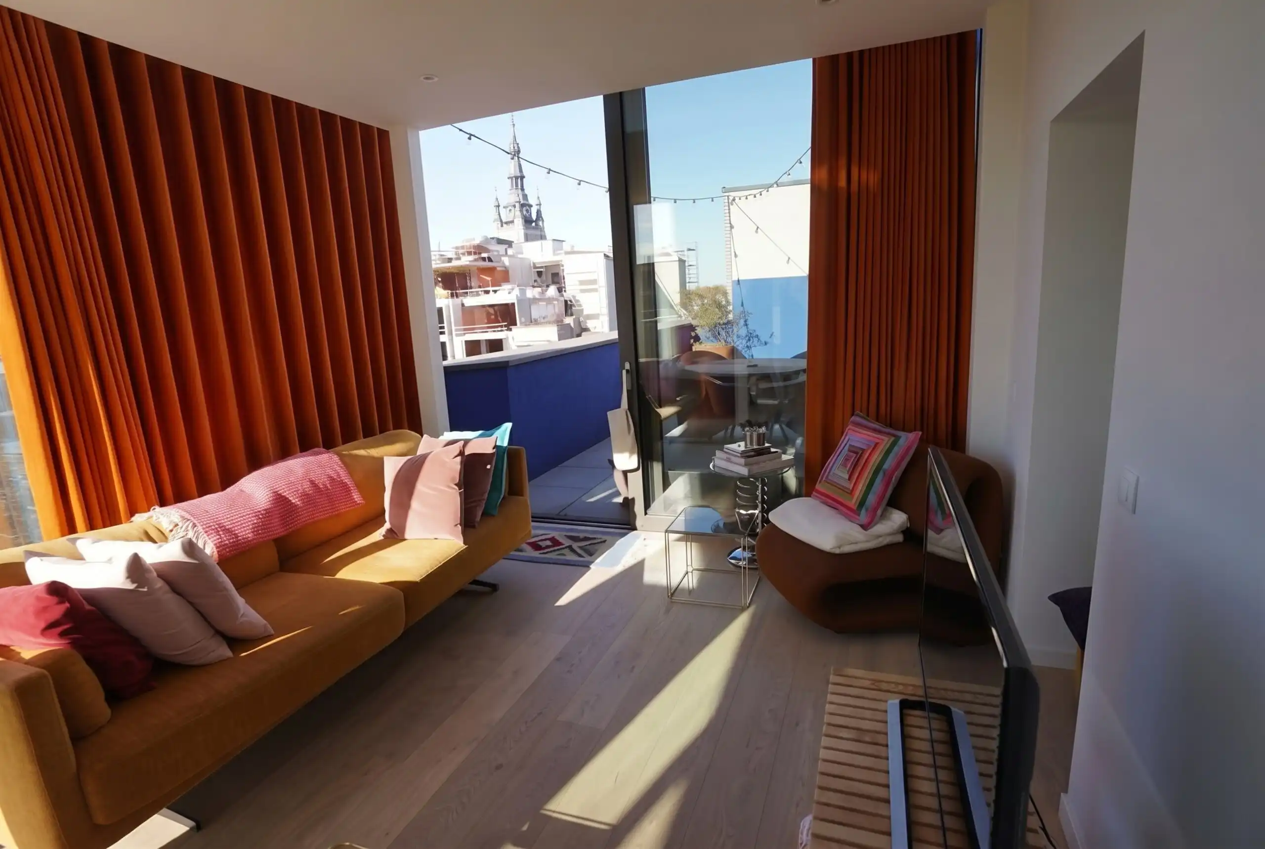 Dak appartement met skylinezicht en groot zonnig terras!  foto 7