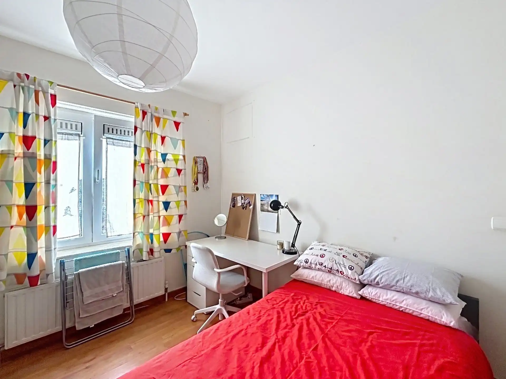 Appartement met 2 slaapkamers in een woonwijk! foto 3