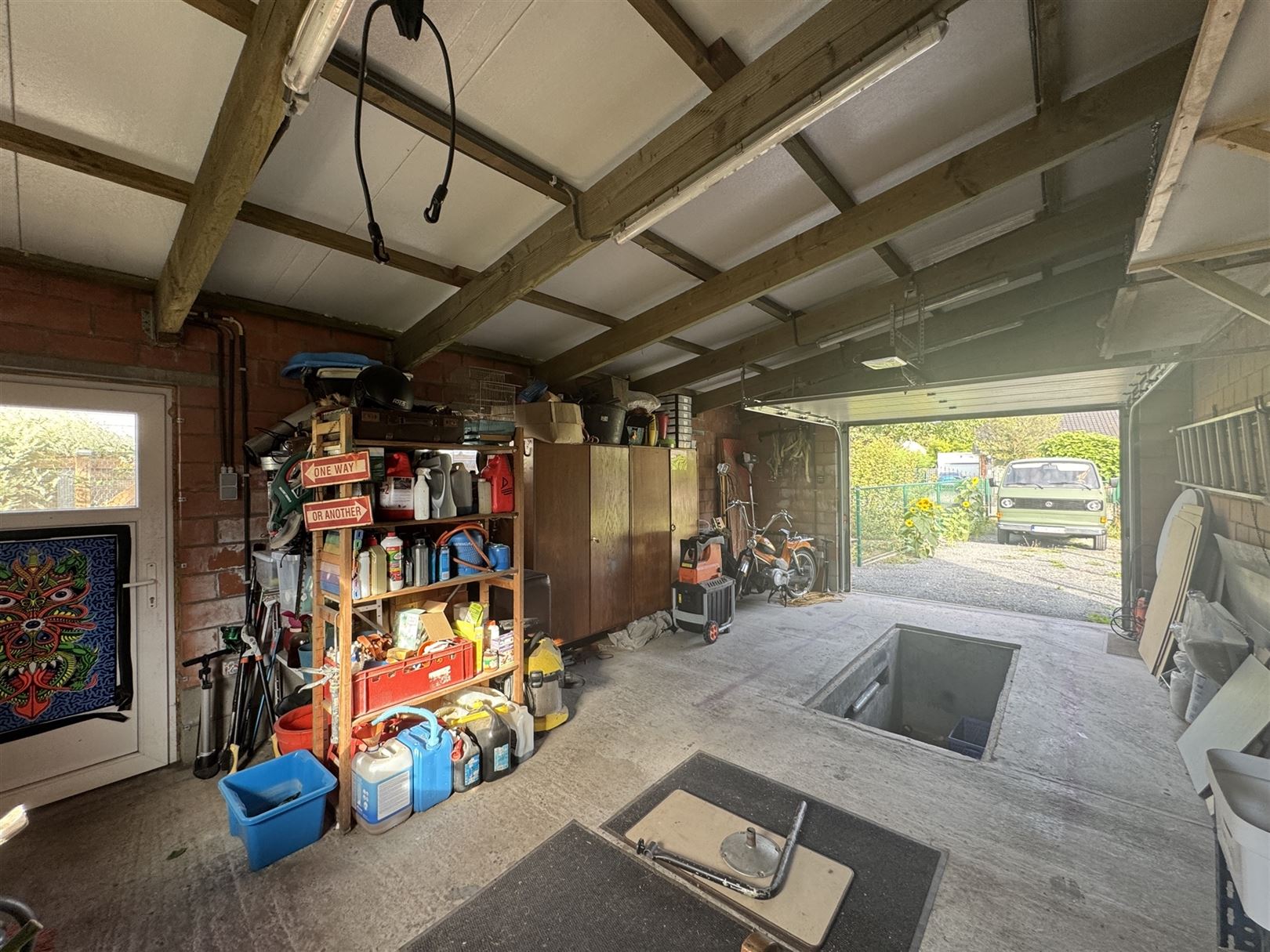 Te renoveren woning met ruime garage & dubbele toegangsweg foto 14