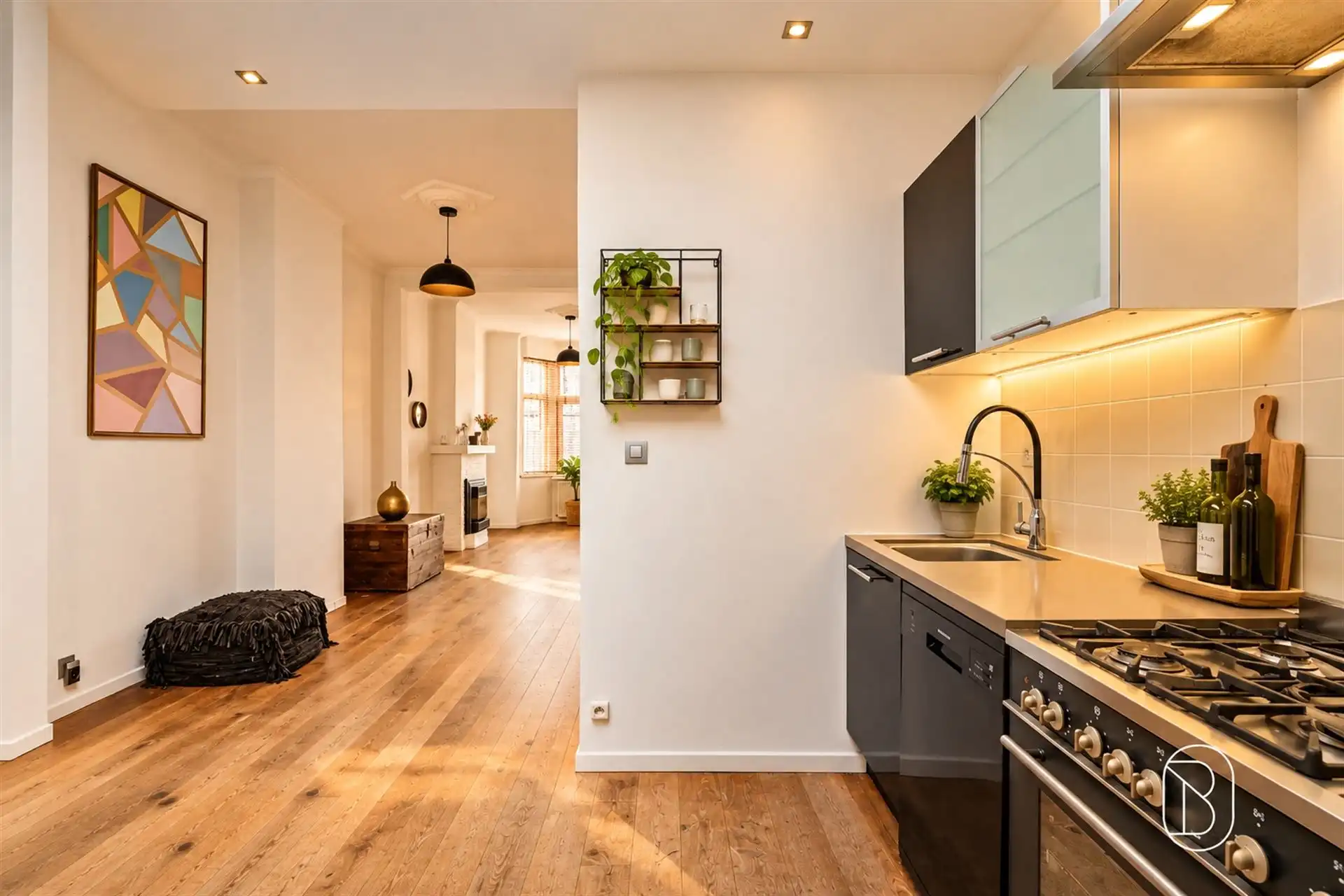 Instapklare stadswoning met 4 slk en zuidgerichte tuin foto 3