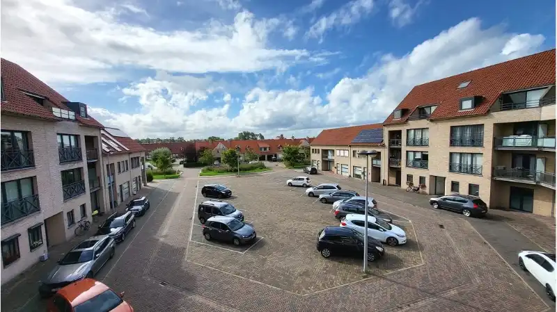 Ruim 2-slaapkamerappartement met Garage en Terras te huur in Lissewege foto 2