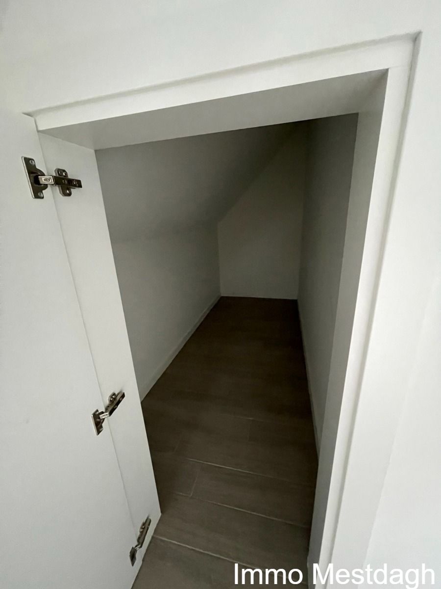 Duplex appartement op bovenste verdieping met terras & 3 slaapkamers in centrum Diest. foto 23