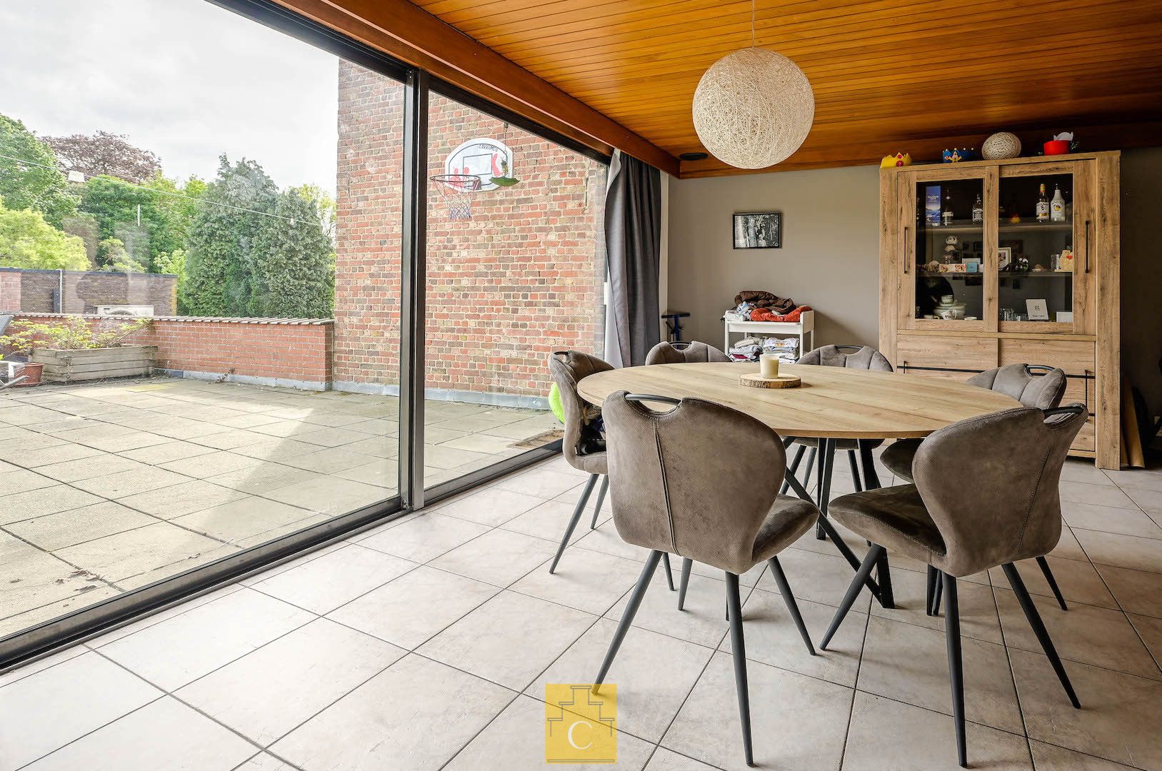 Ruim handelspand met duplexwoonst in het centrum van Loppem foto 3