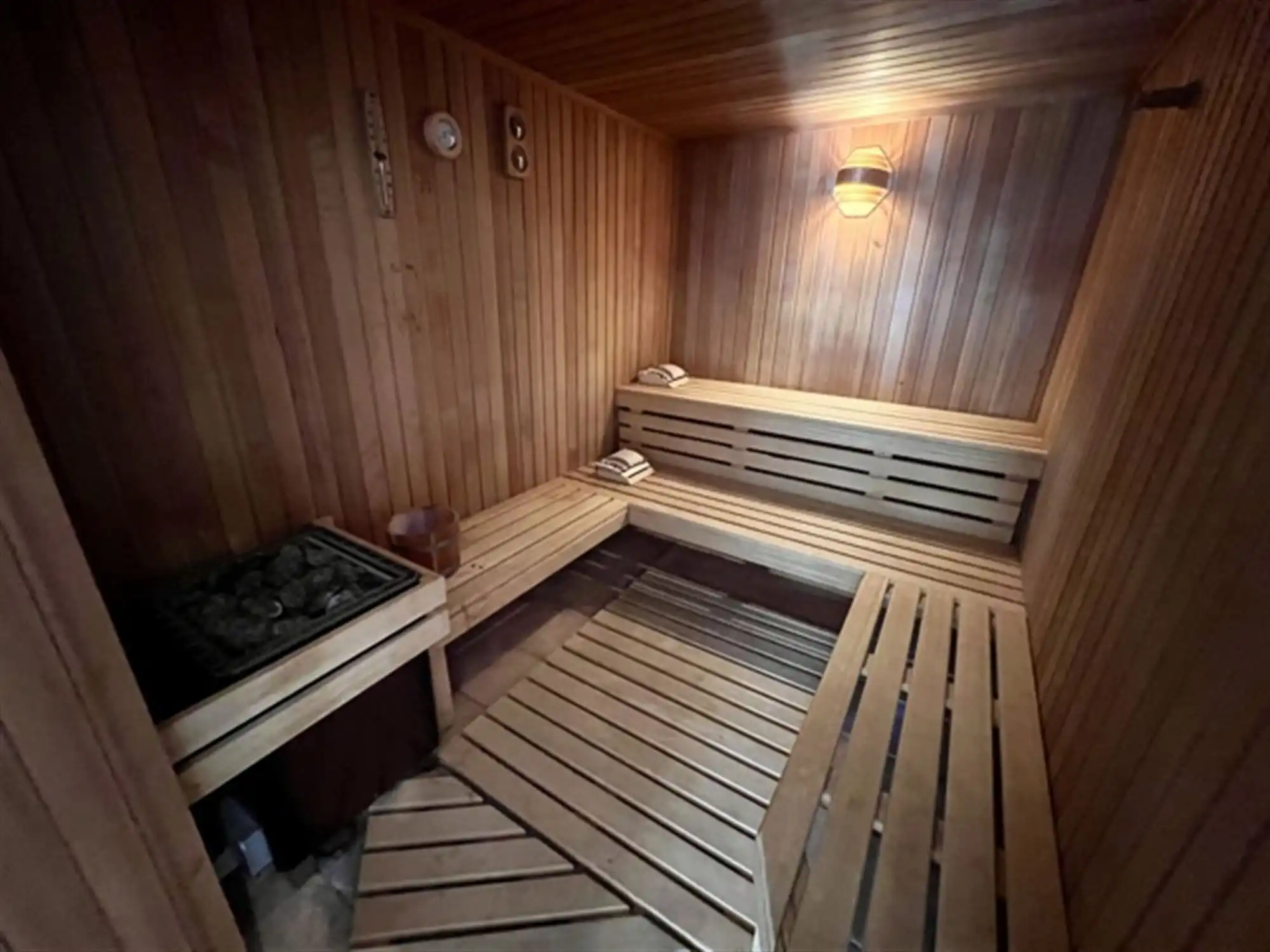 Statig landgoed met binnenzwembad op toplocatie foto 39