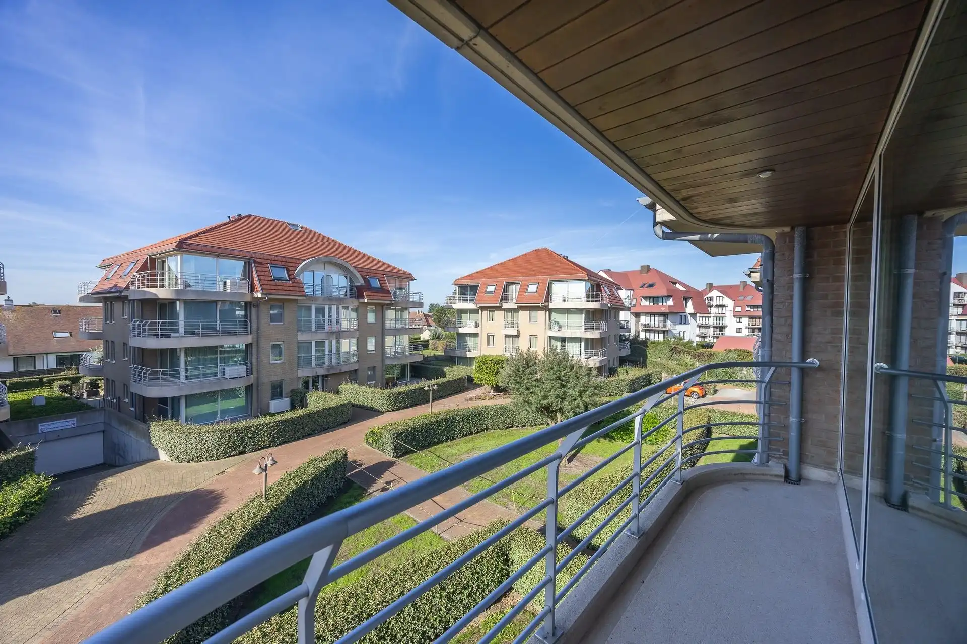 Zonnig 2 slpk hoekappartement met zuidgericht terras, garagebox, kelder en staanplaats foto 11