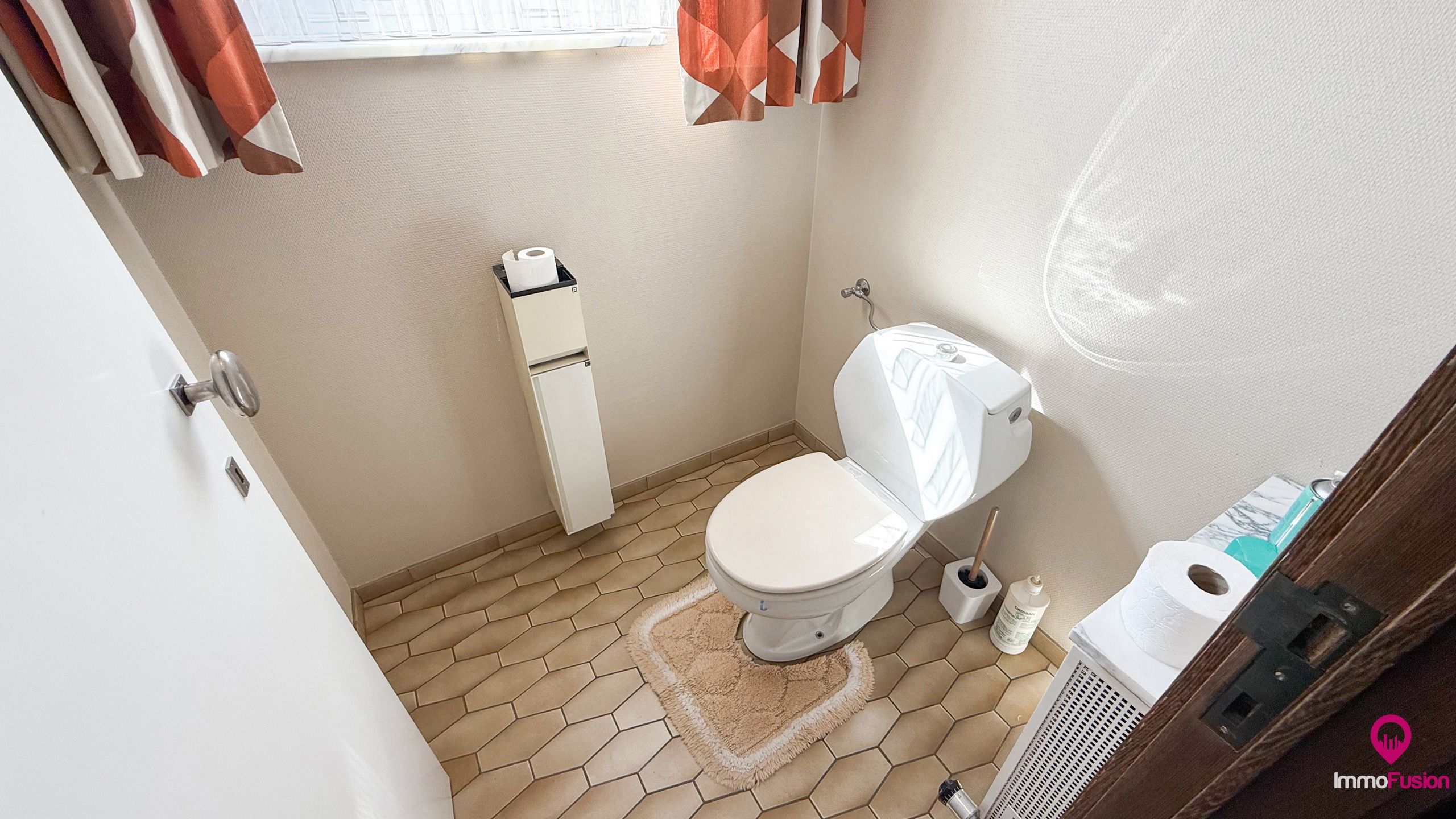 Mooie, volledig onderkelderde bungalow met 3 slaapkamers!  foto 21
