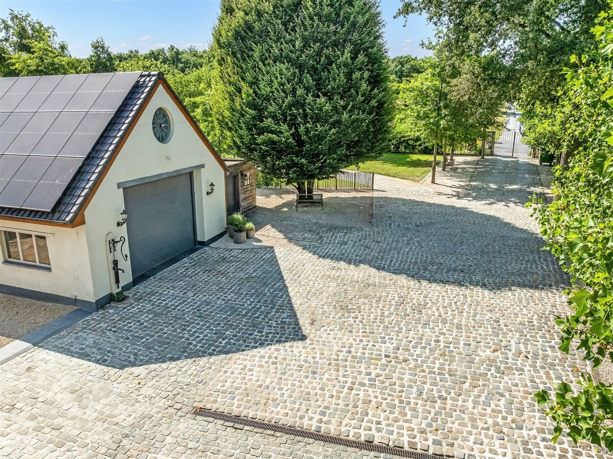 CHARMANTE WONING MET 5 SLAAPKAMERS OP UNIEK GELEGEN PERCEEL VAN 6600M² foto 43