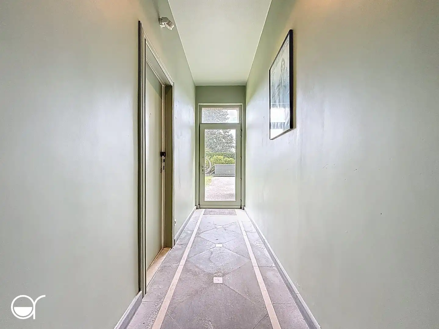 Meergezinswoning met 2 appartementen en kantoorruimte foto 4