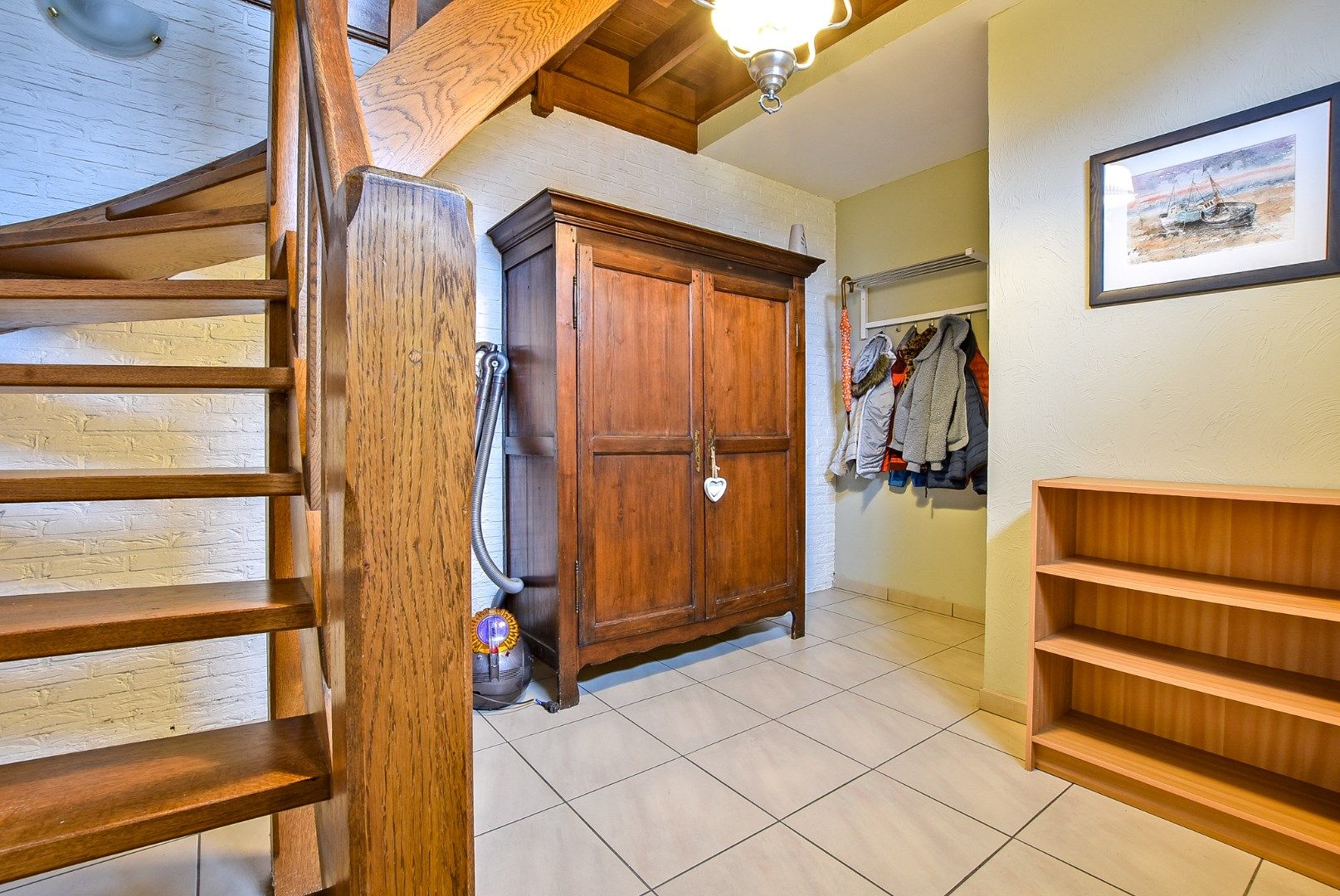 Prachtige alleenstaande villa met 4 slaapkamers op 599 m². foto 12