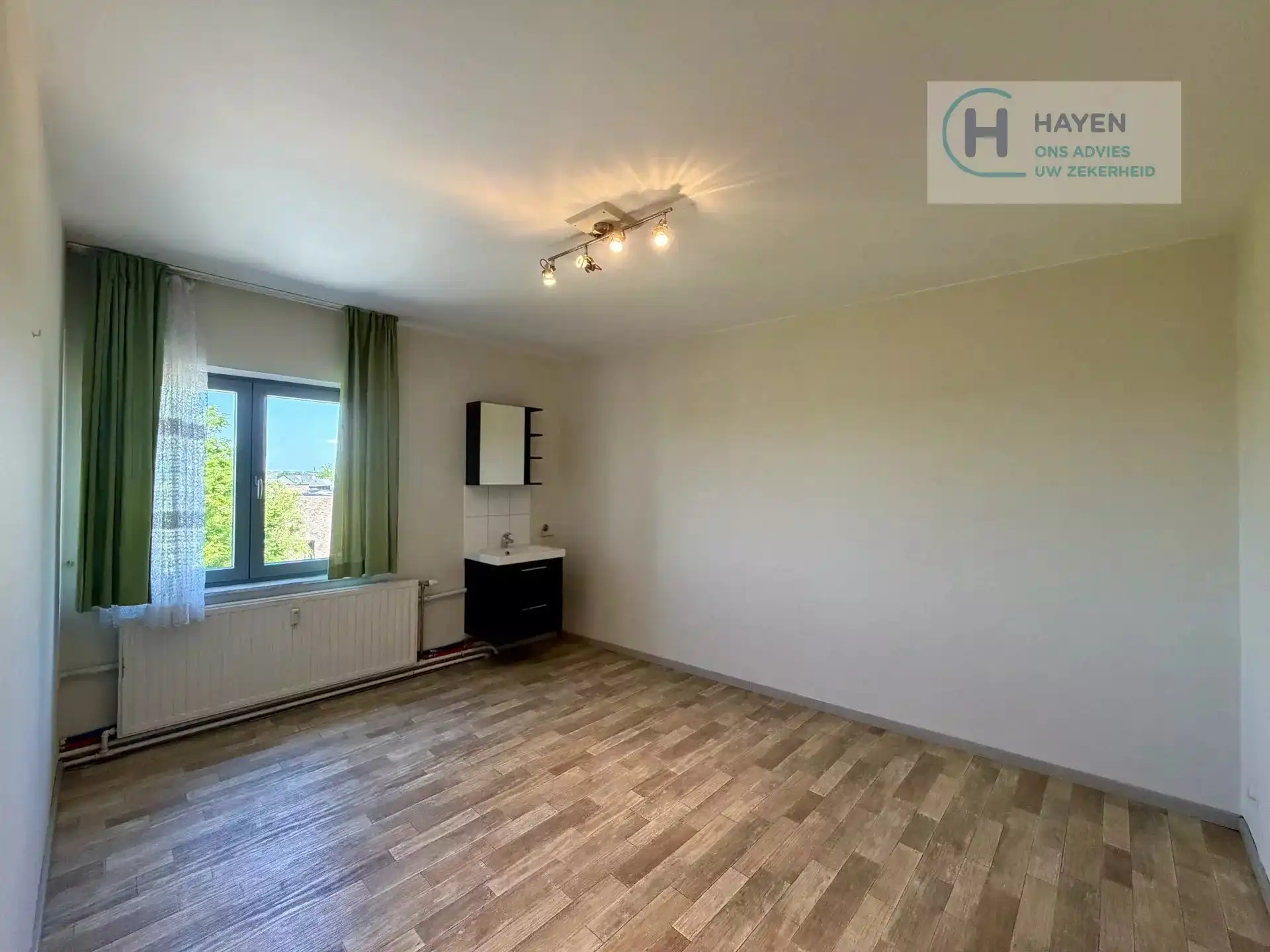 Ruim appartement met 3 slaapkamers te huur in Borgloon (2e verdieping) foto 15