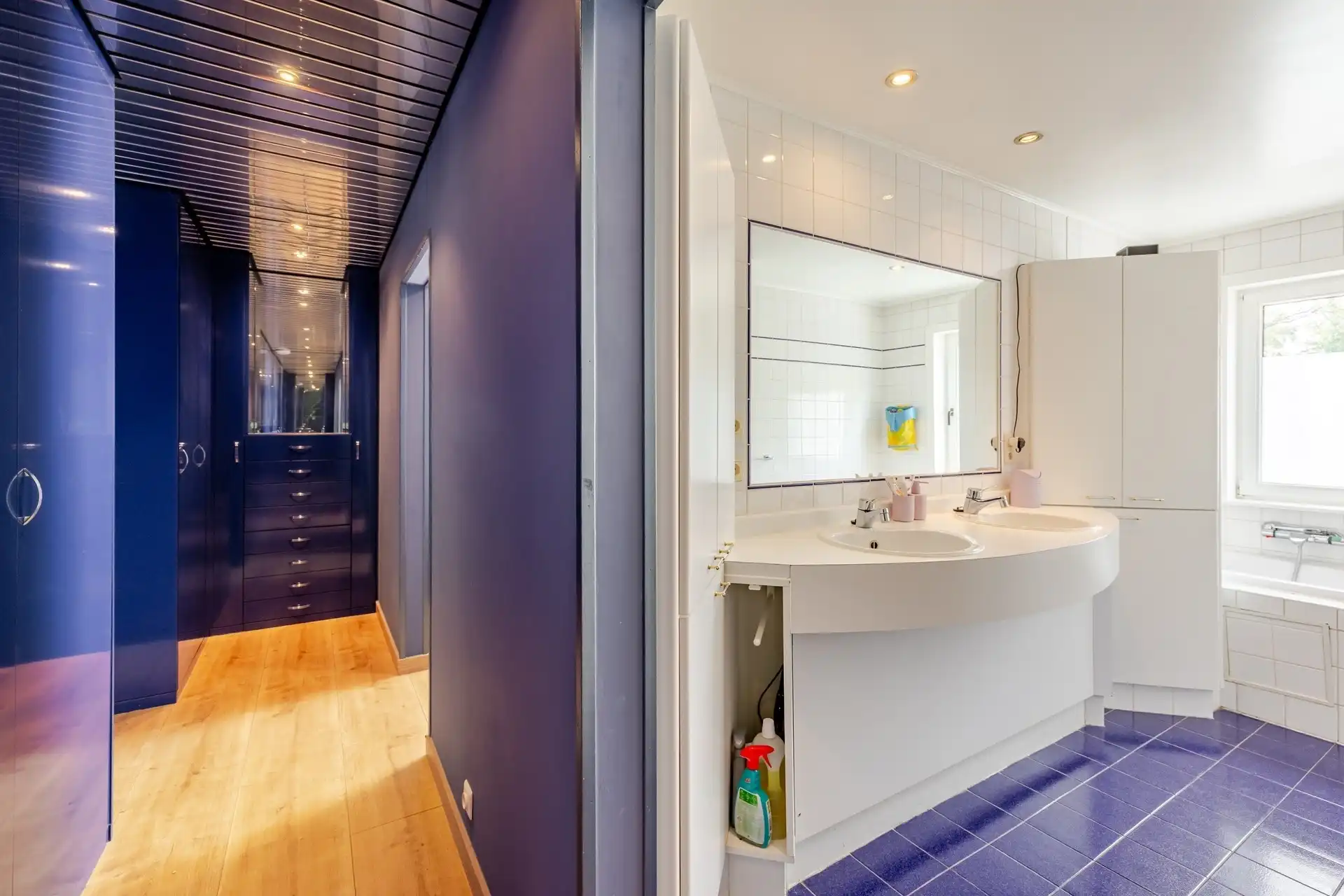 Instapklare en ruime gezinswoning met 5 slaapkamers, zonnige tuin en extra praktijk-/kantoorruimte op topligging te Aalst  foto 17