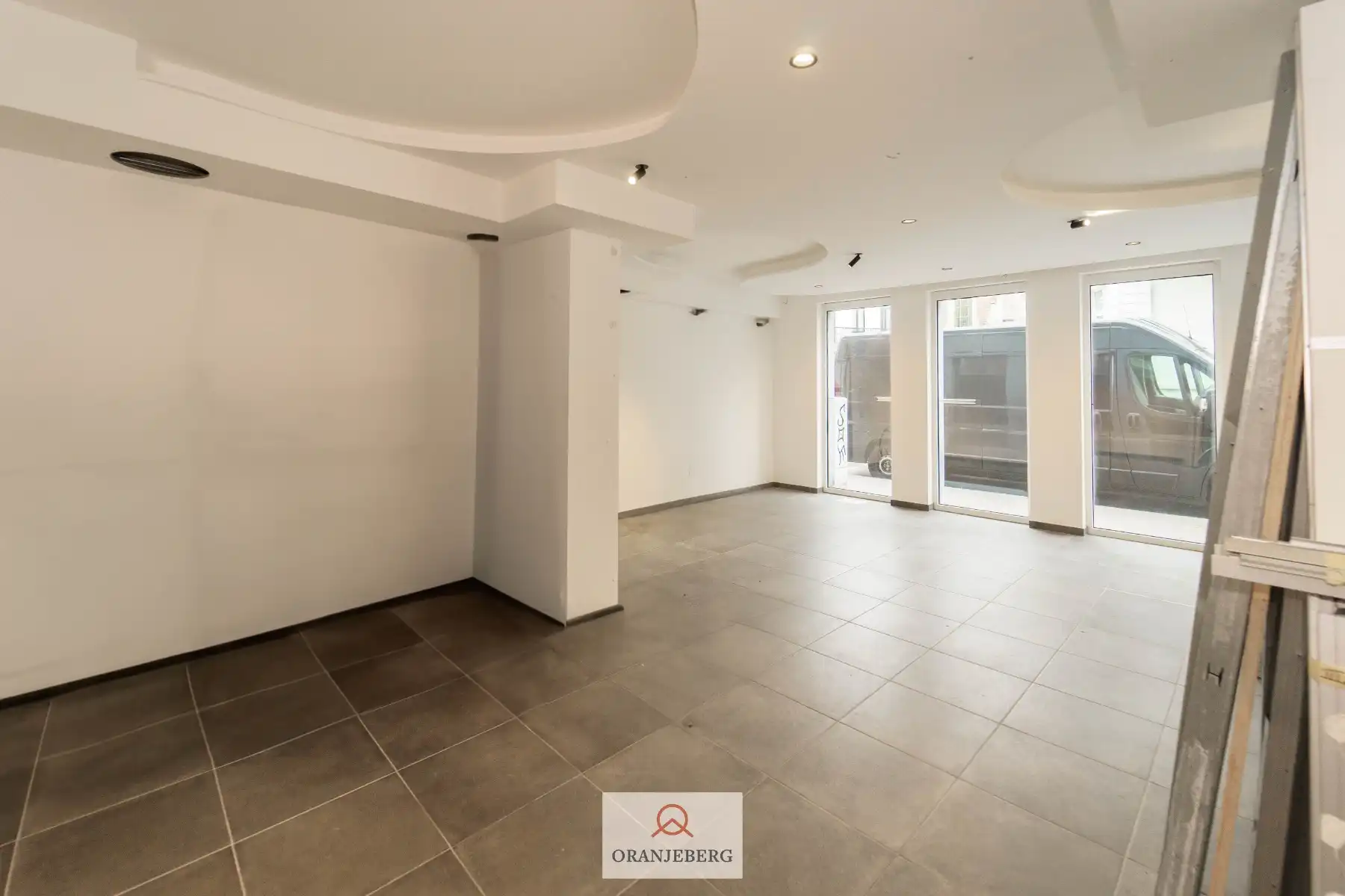 Handelsgelijkvloers te huur in Gent foto 6