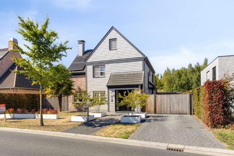 Exclusieve gezinswoning op 1.139 m² in Wondelgem foto {{pictureIndex}}