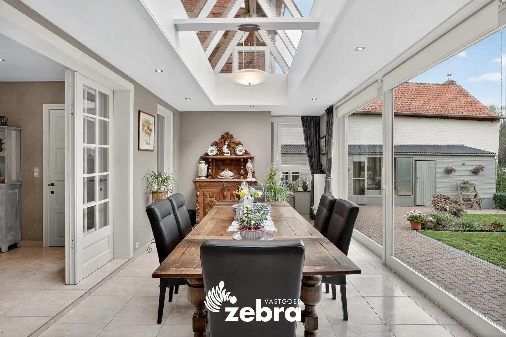 Unieke burgemeesterswoning met authentieke charme, 6 slaapkamers en grote tuin nabij IJzer te Roesbrugge! foto 15