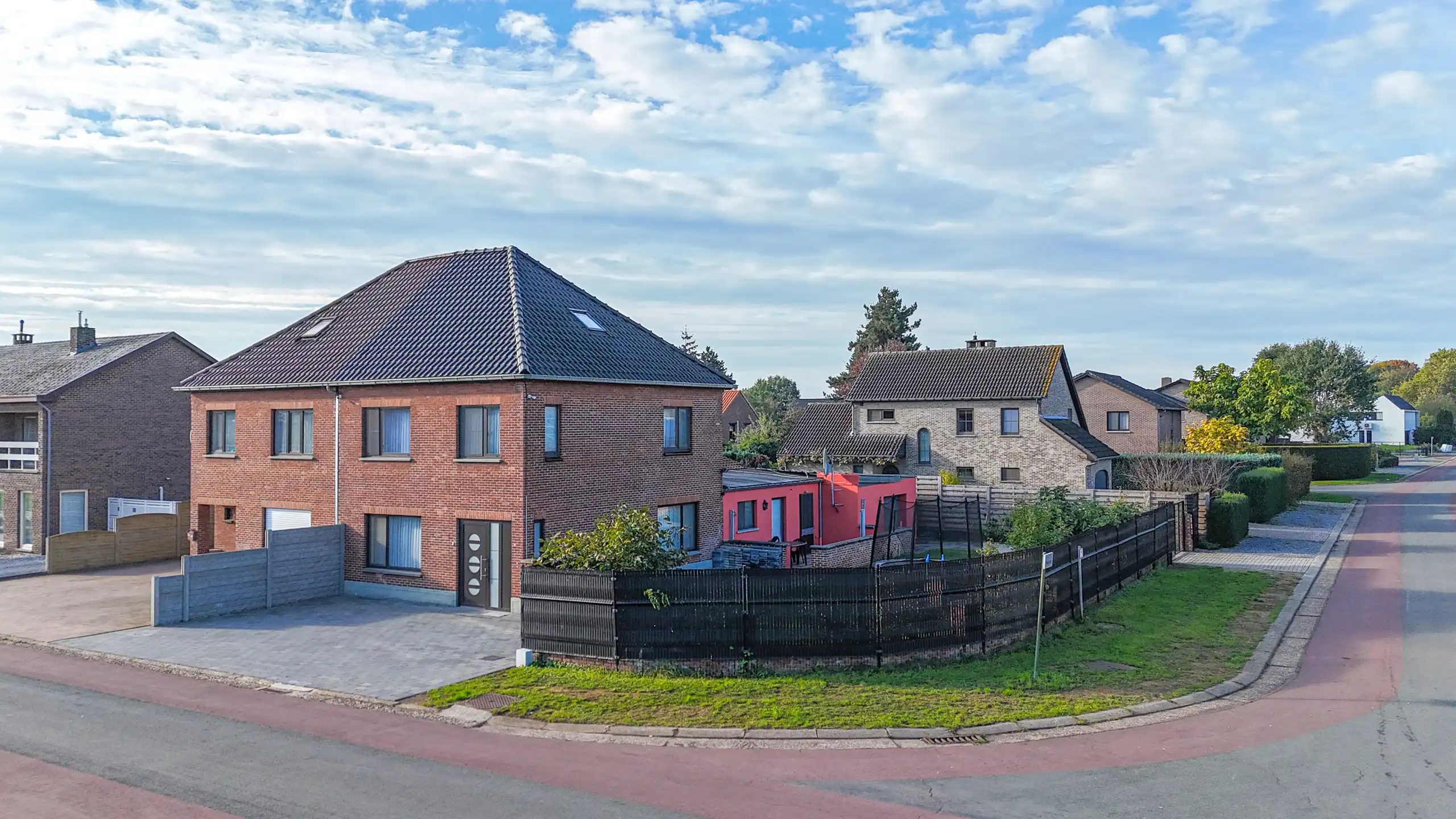 Ruime woning met 3slpk, tuin en garage op toplocatie! foto 18
