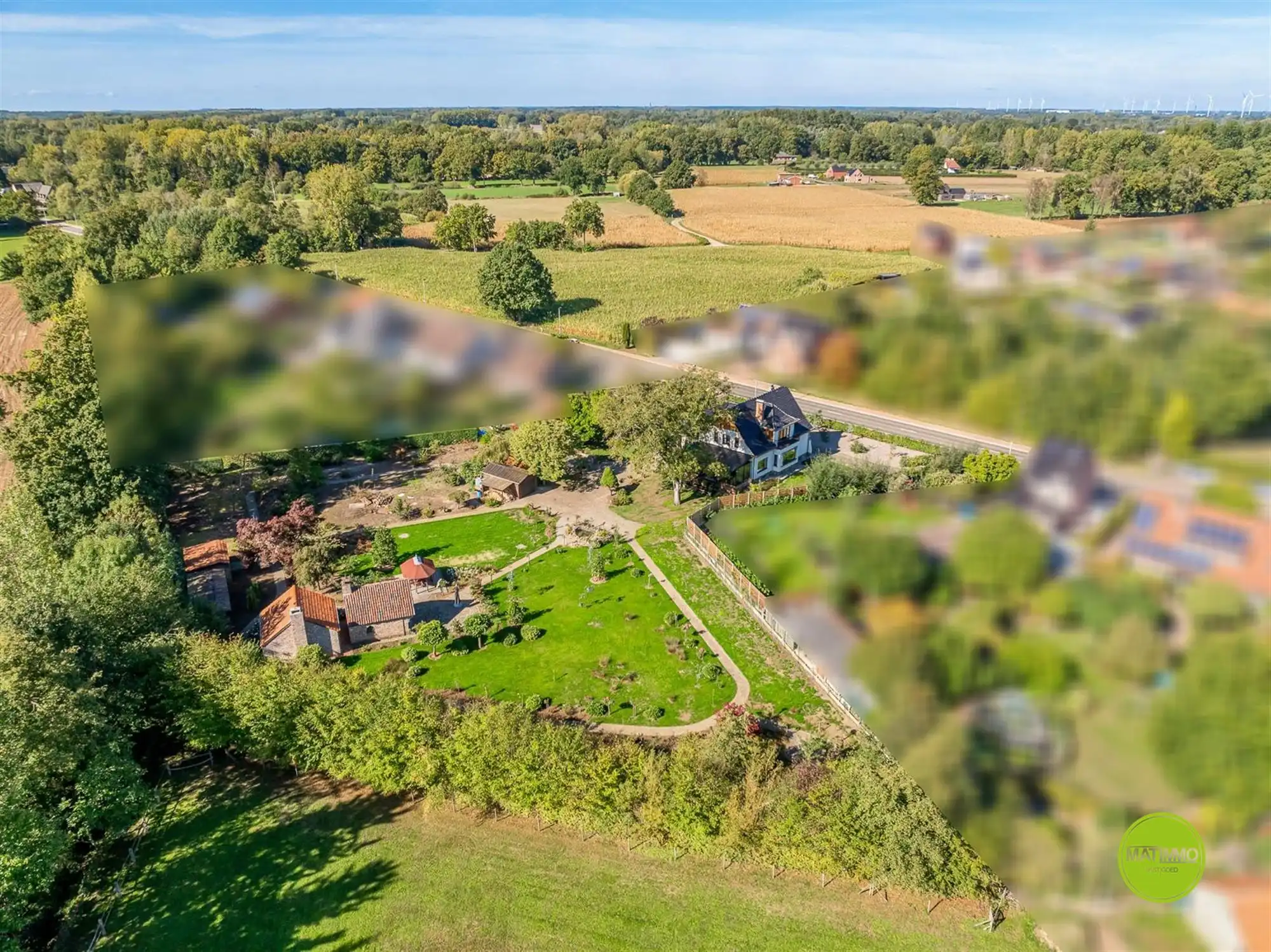 Luxueus gerenoveerde woning met groot stuk grond  foto 60