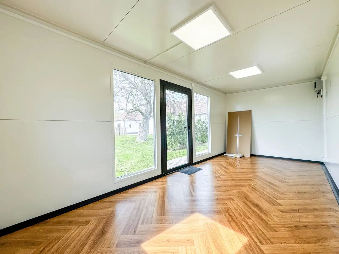 Eigendom met loods, zwembad en multifunctionele bureauruimte op een perceel van ca. 2.700 m² foto 20