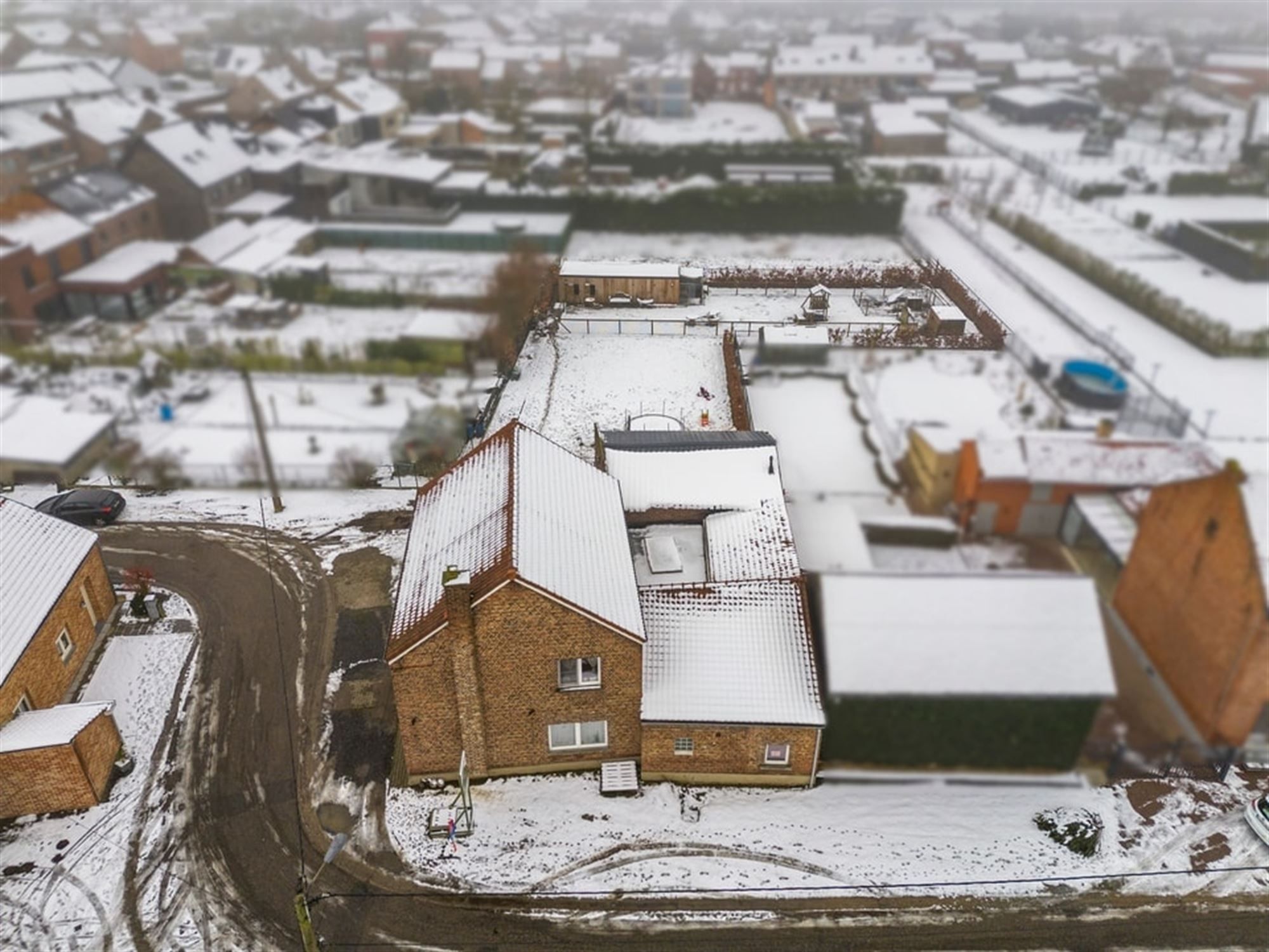 GEZELLIGE GEZINSWONING MET VEEL POTENTIEEL EN EEN RUIME GARAGE IN BORGLOON  foto 4