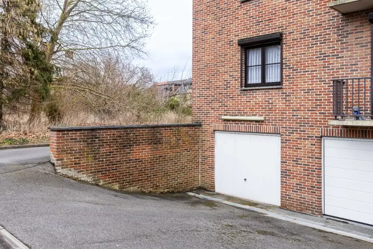 Ruim appartement met inbegrepen garage en ruime kelderberging foto 15