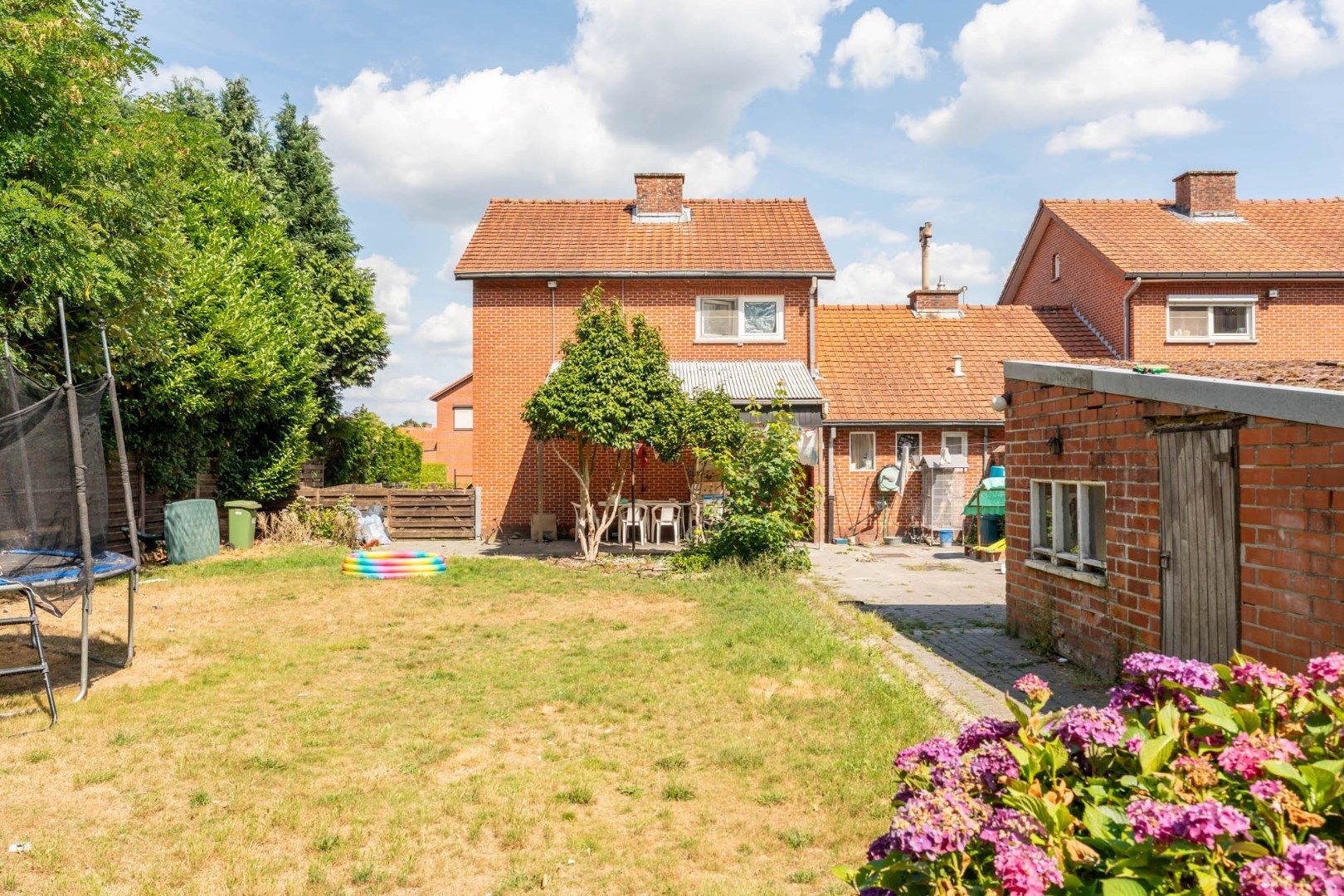 Comfortabele, halfvrijstaande woning op perceel van 7a19ca, rustige ligging! foto 16