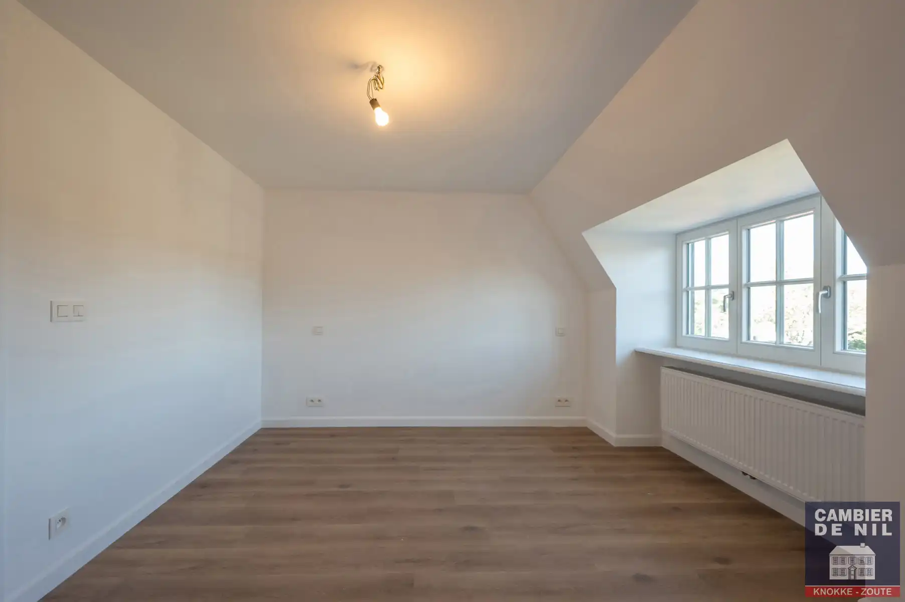 Gerenoveerde, ongemeubelde koppelvilla met zuidgerichte tuin palend aan de golf - Zoute foto 36