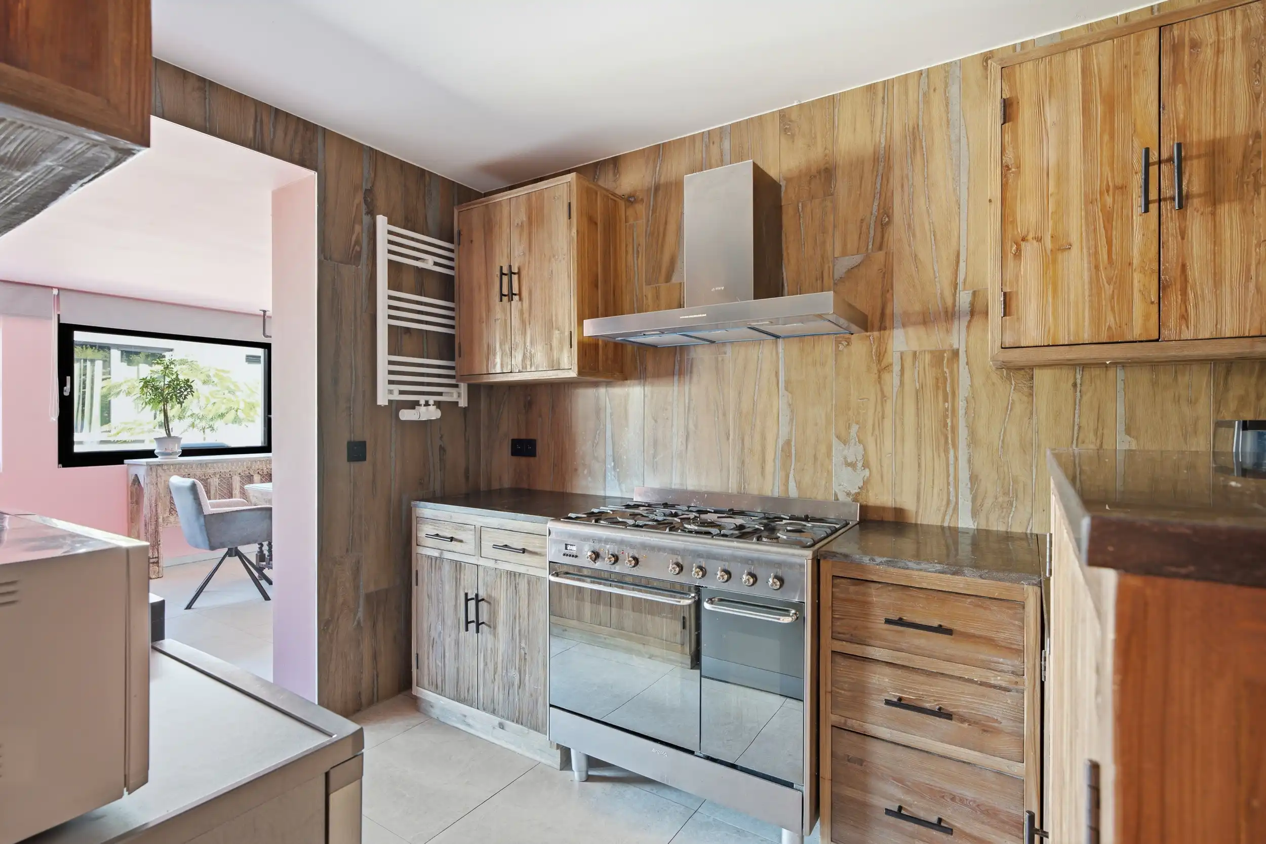 Halfopen bebouwing met 4 slaapkamers en veelzijdig bijgebouw foto 7