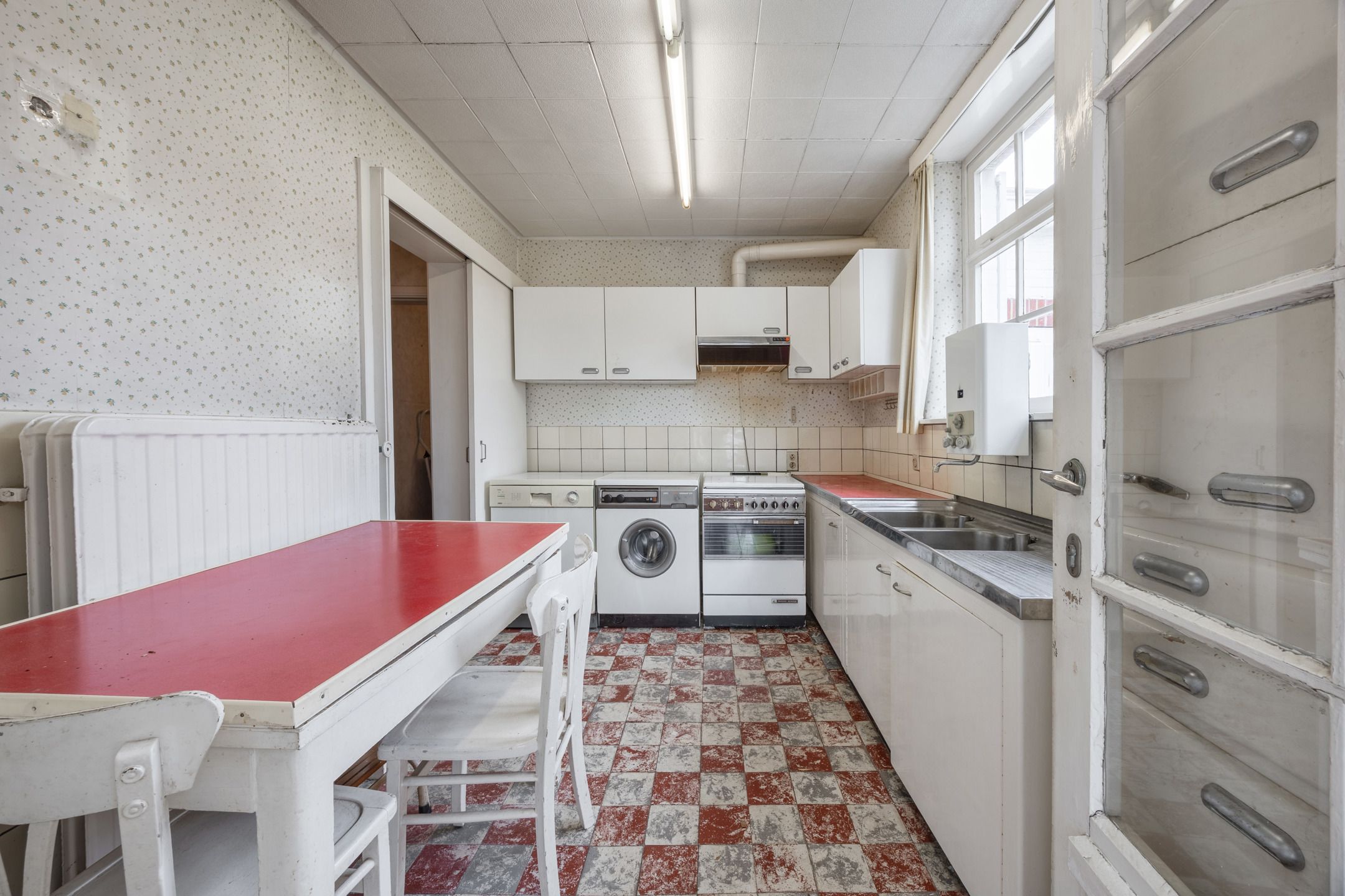 Charmante te renoveren woning nabij centrum van Brasschaat foto 16