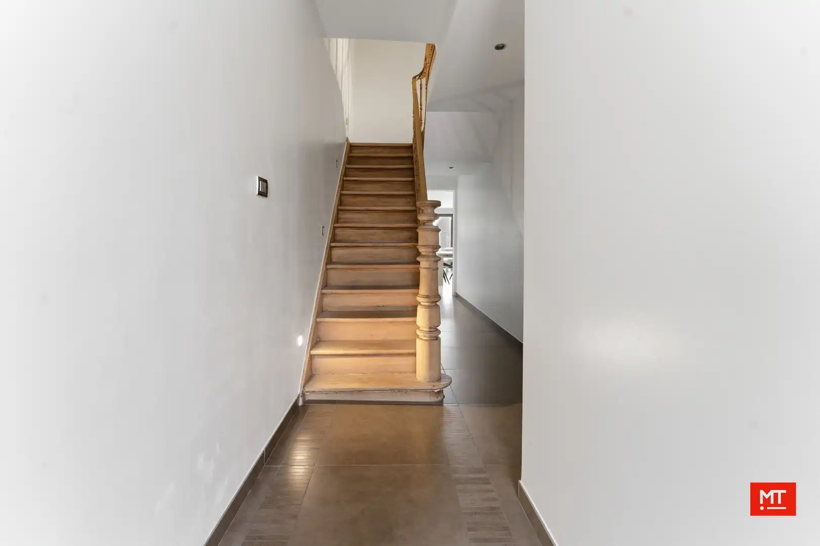 Centraal gelegen instapklare woning met 3 slaapkamers, zonnige tuin en praktijkruimte in Langemark foto 9