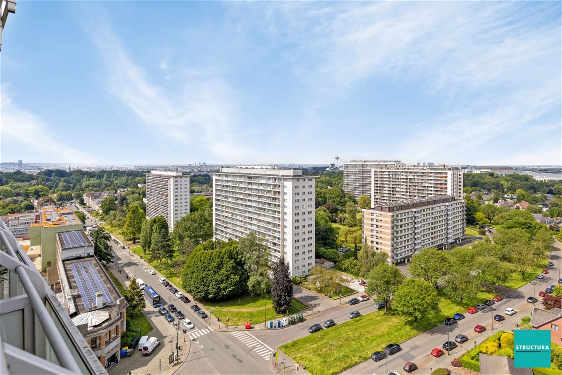 Appartement met 2 slaapkamers en prachtig uitzicht over Brussel. foto 11