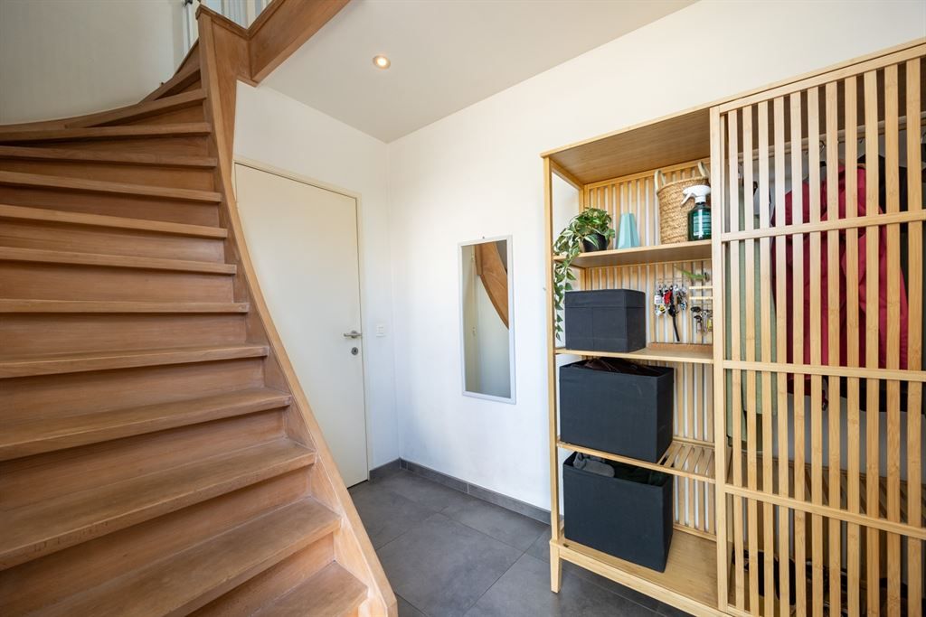 Instapklare woning met garage en gezellige tuin foto 10