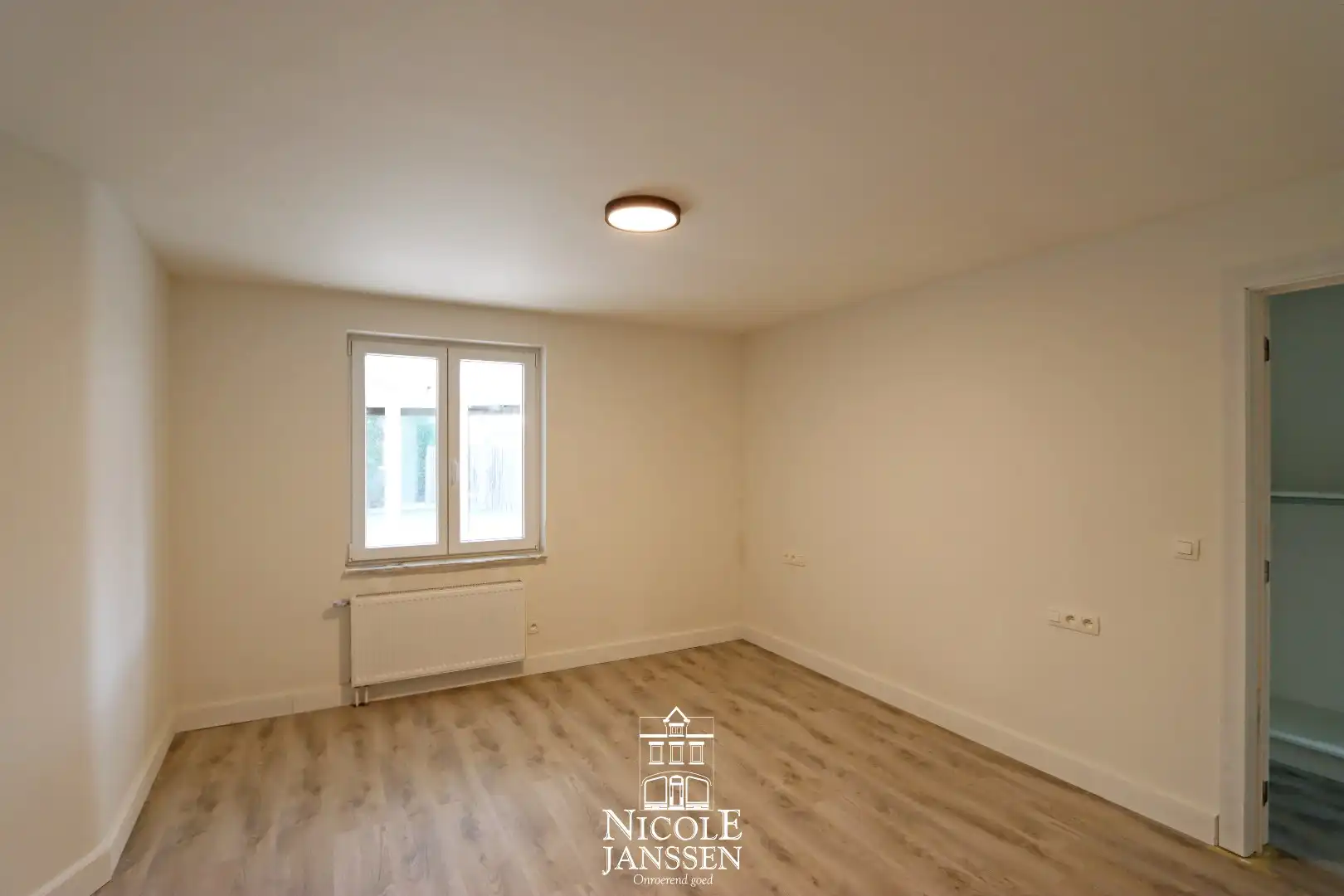 Ruime vrijstaande gezinswoning foto 10