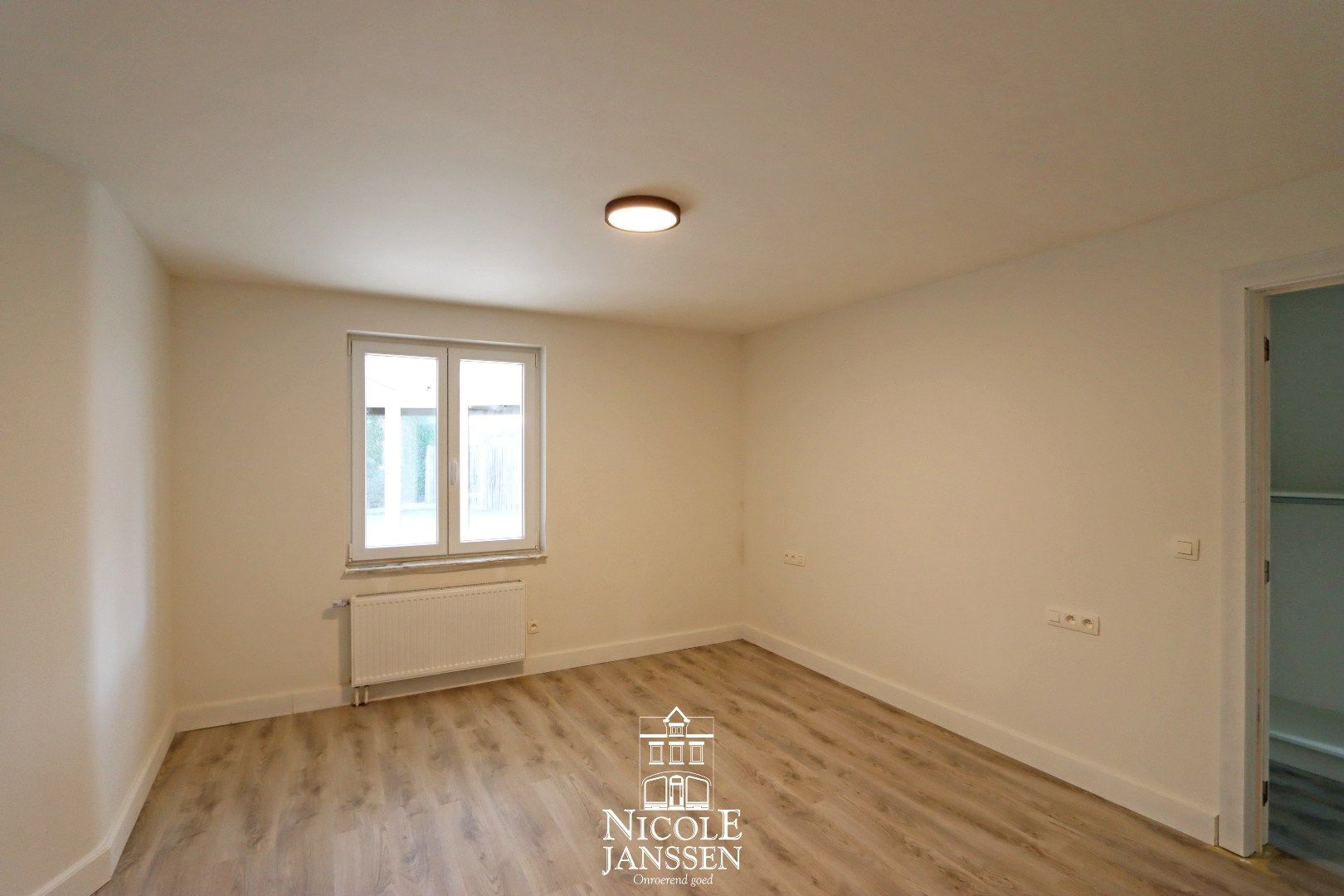 Ruime vrijstaande gezinswoning met 3 slaapkamers, tuintje en garage foto 10