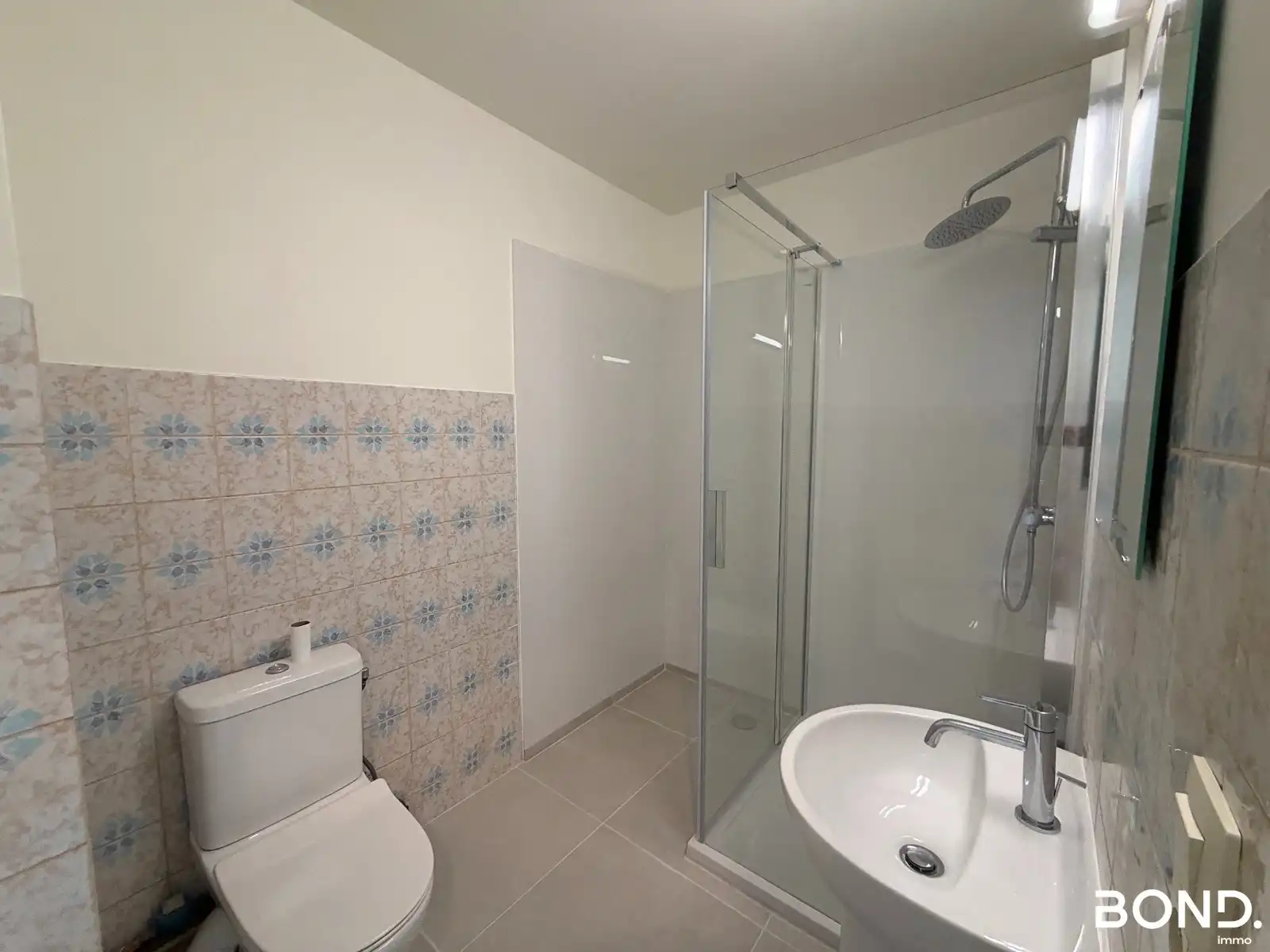 Gerenoveerde studio met terras te huur in hartje Leuven foto 10