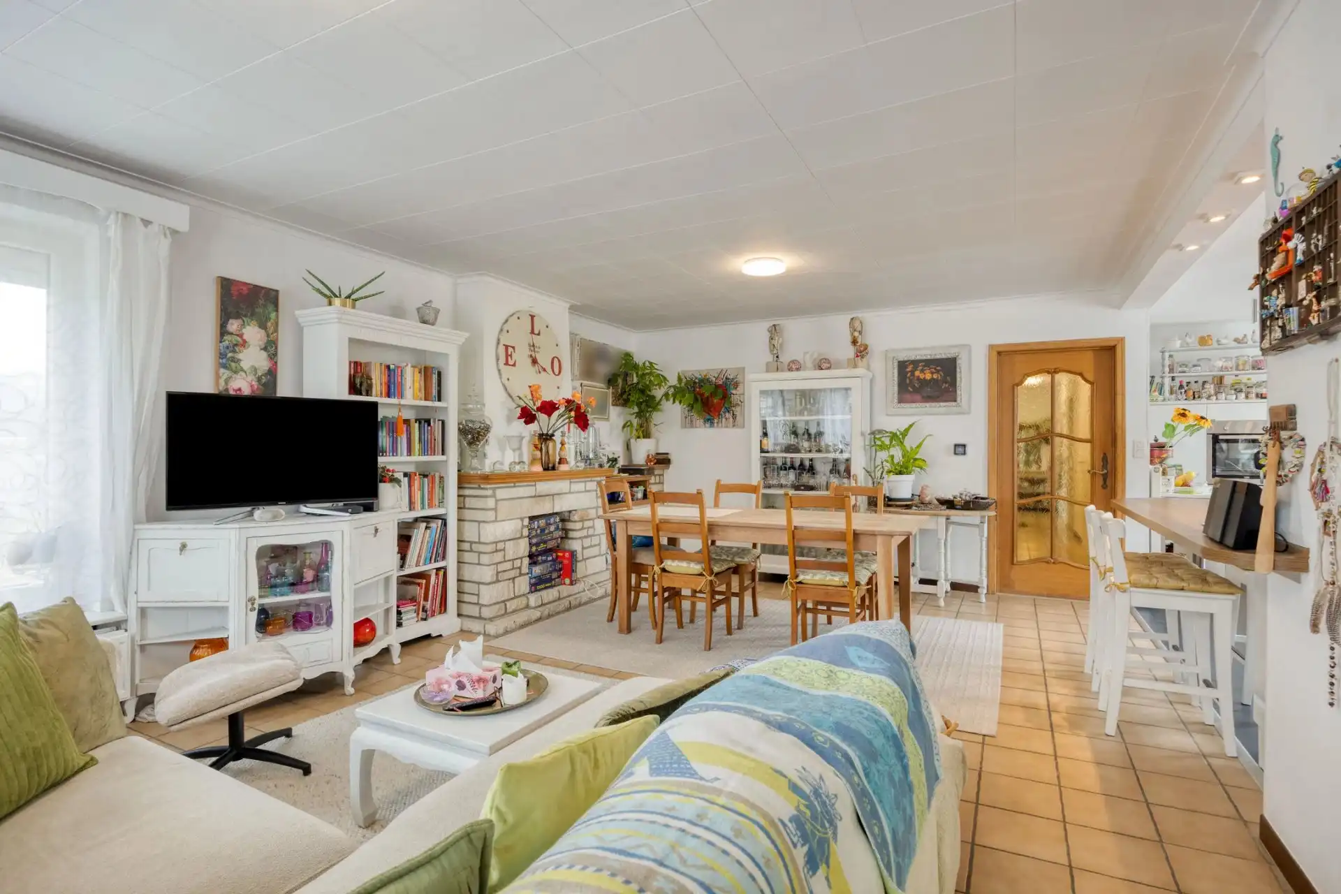 INSTAPKLARE WONING MET DRIE SLAAPKAMERS EN VOLLEDIG ONDERKELDERD OP RUIM PERCEEL IN RIEMST foto 9
