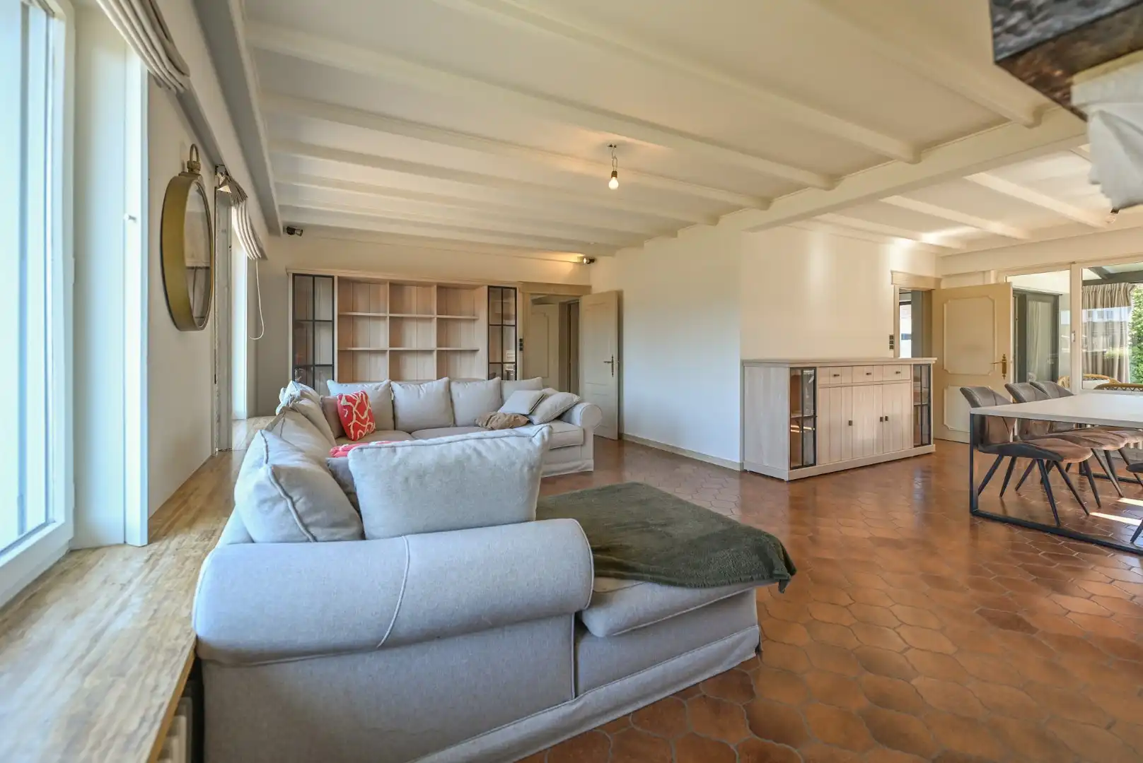 Gelijkvloerse ruime gezinswoning op 863 m2 met ruime garage  foto 4