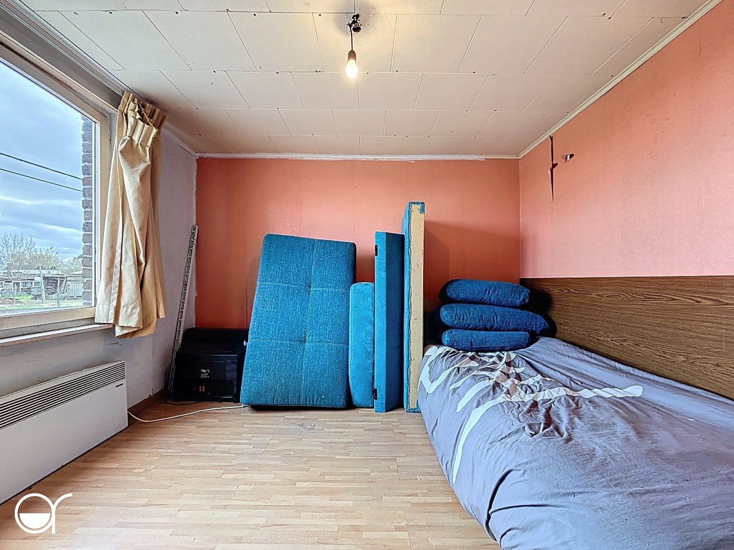 Te renoveren woning met uitzicht op de velden foto 18
