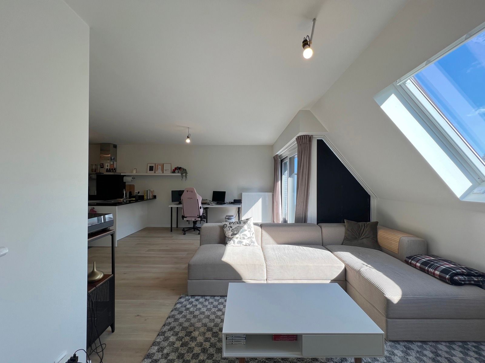 Zonnig appartement met 2 slaapkamers, terras en staanplaats  foto 8