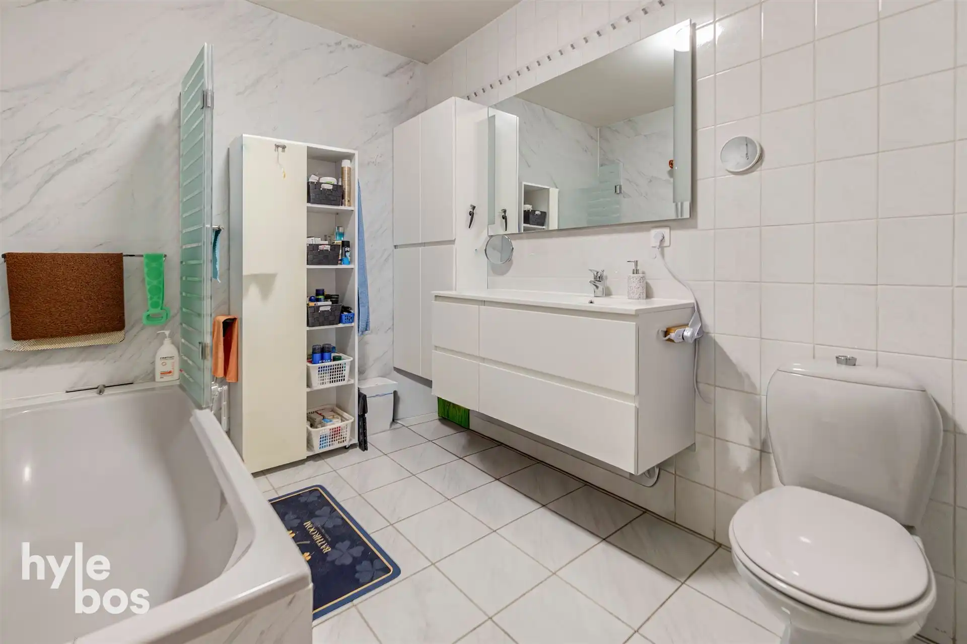 Appartement met veel lichtinval, ruime leefruimte en garagebox foto 18