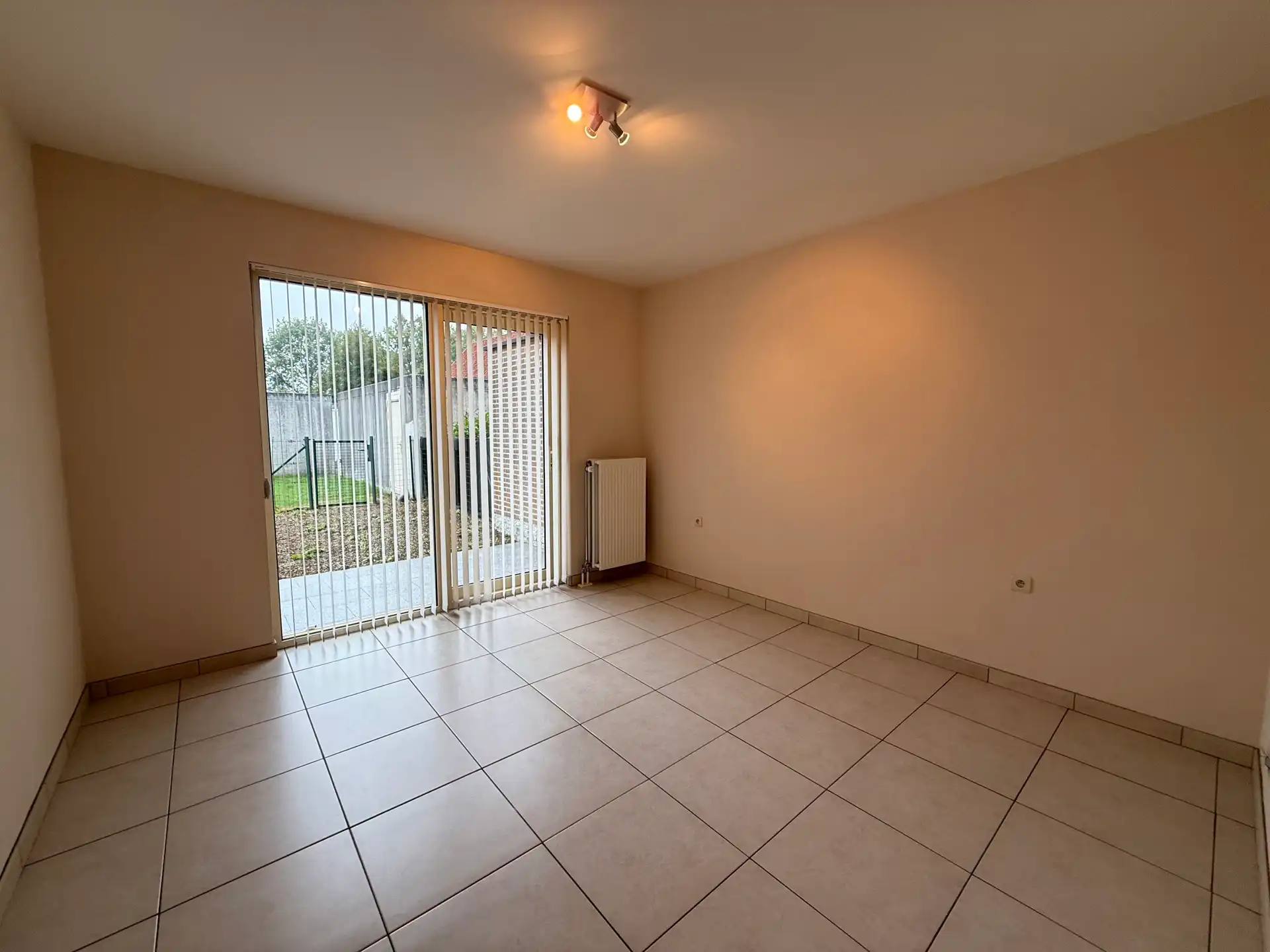 ERONDEGEM - Gelijkvloers appartement met ruim terras én garage. foto 9