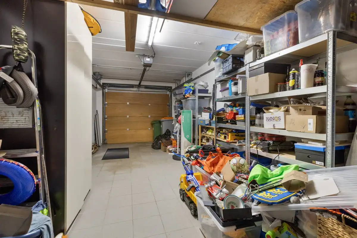 Instapklare woning met garage te koop in Bilzen foto 21