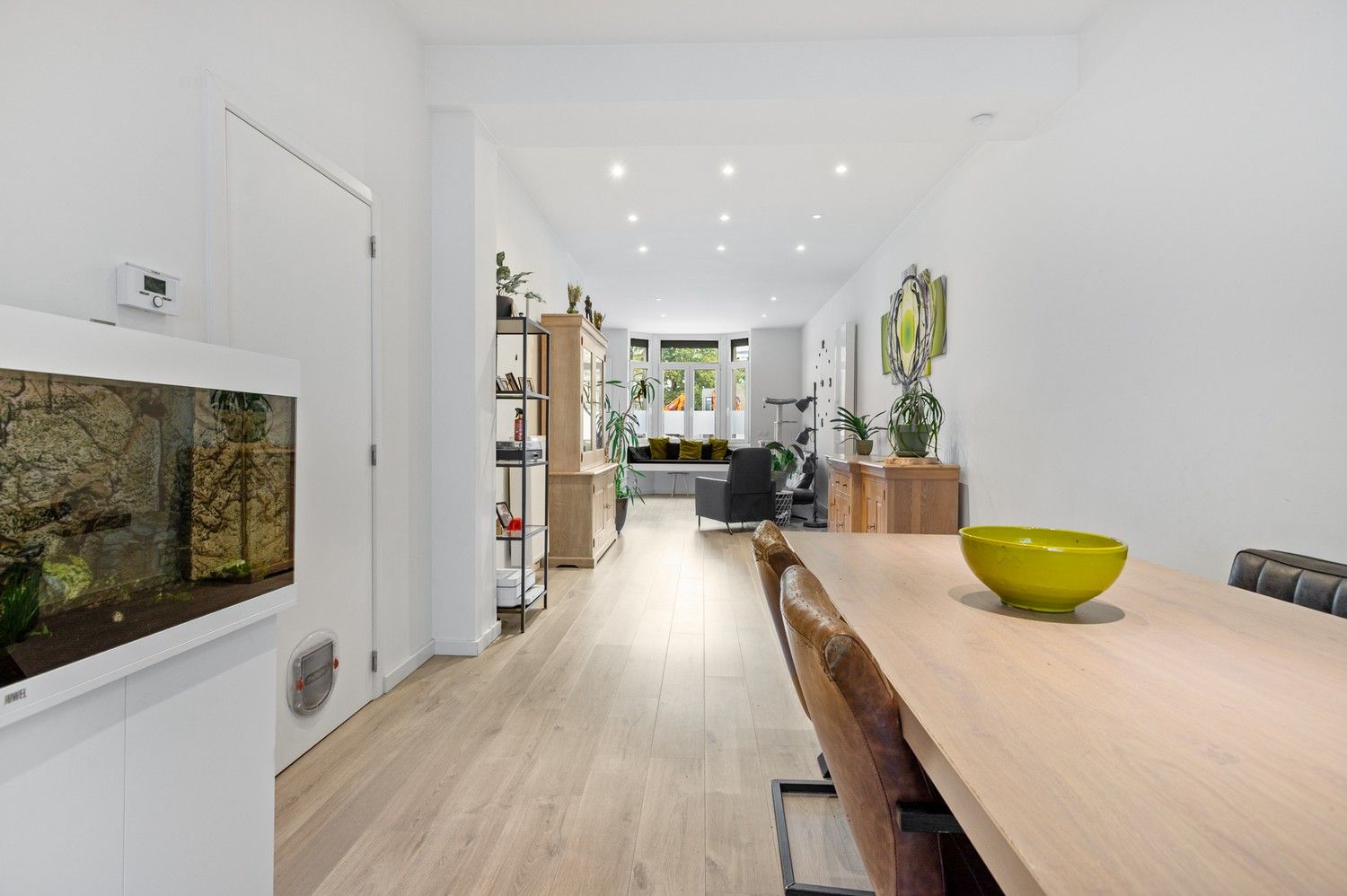 Charmant huis met 3 slaapkamers, koer en terras te Deurne! foto 3