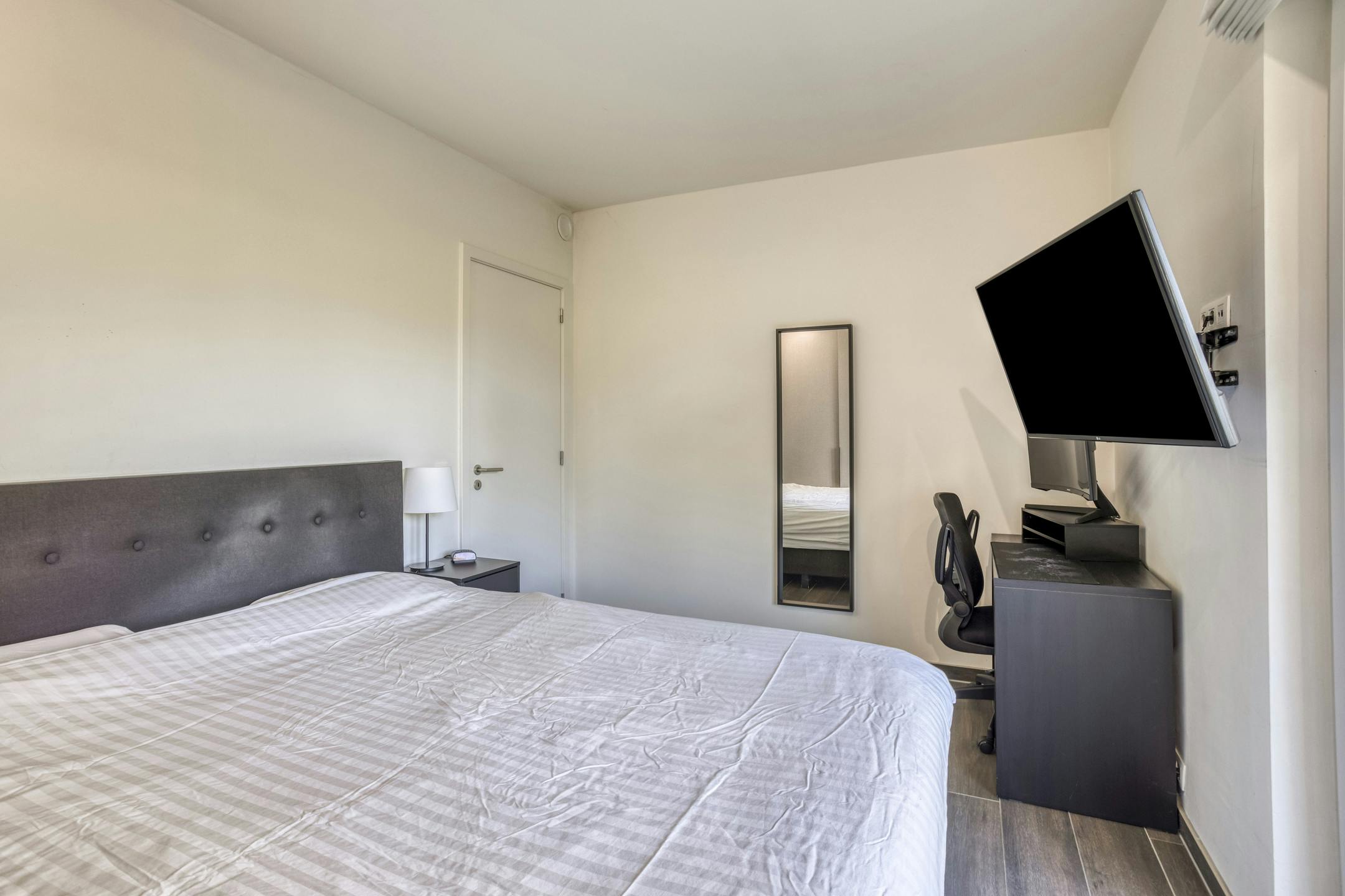 Energiezuinig gelijkvloers appartement met terras in Boom foto 6