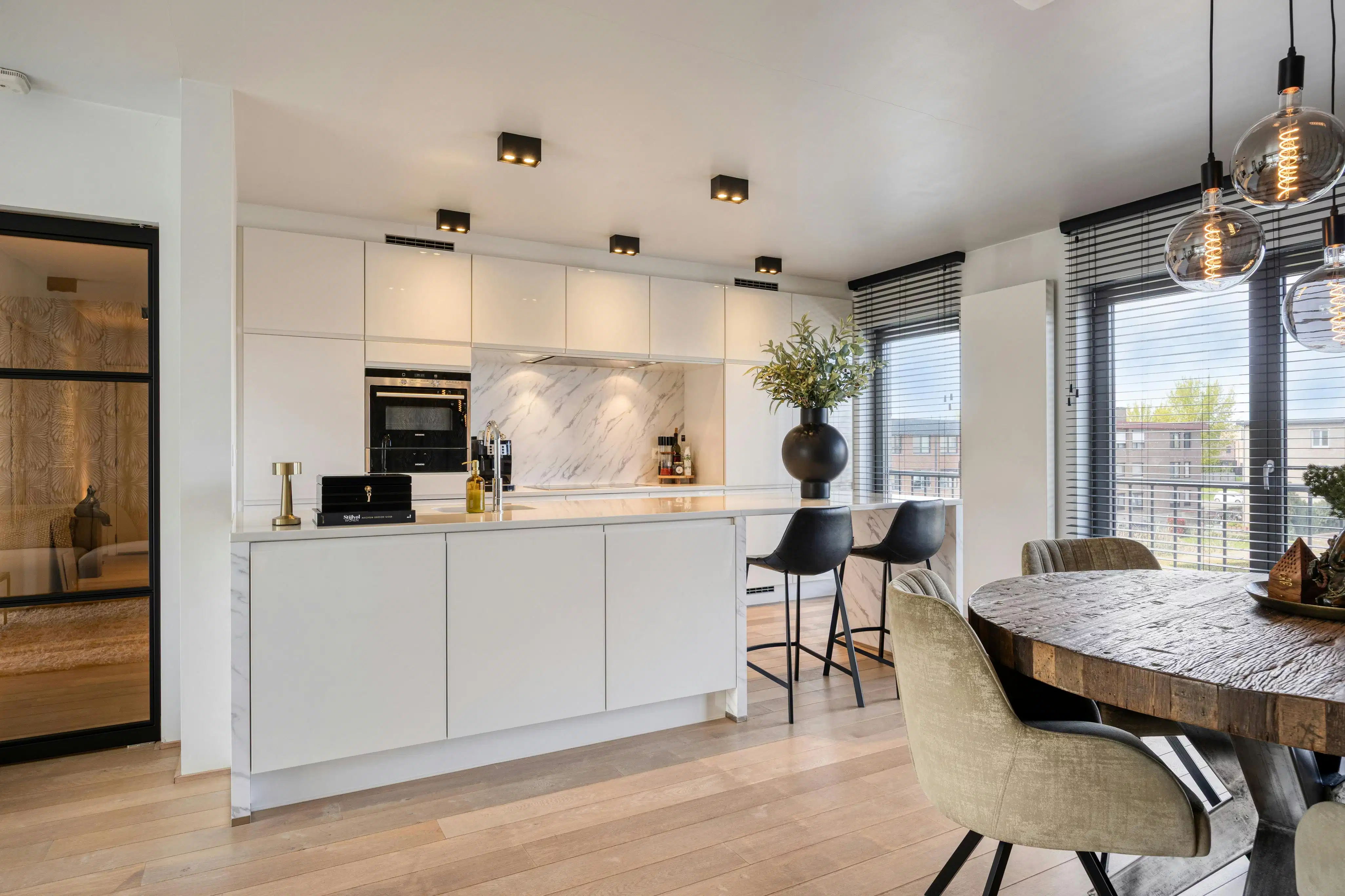 Prachtig appartement met garage te koop in Maaseik foto 7