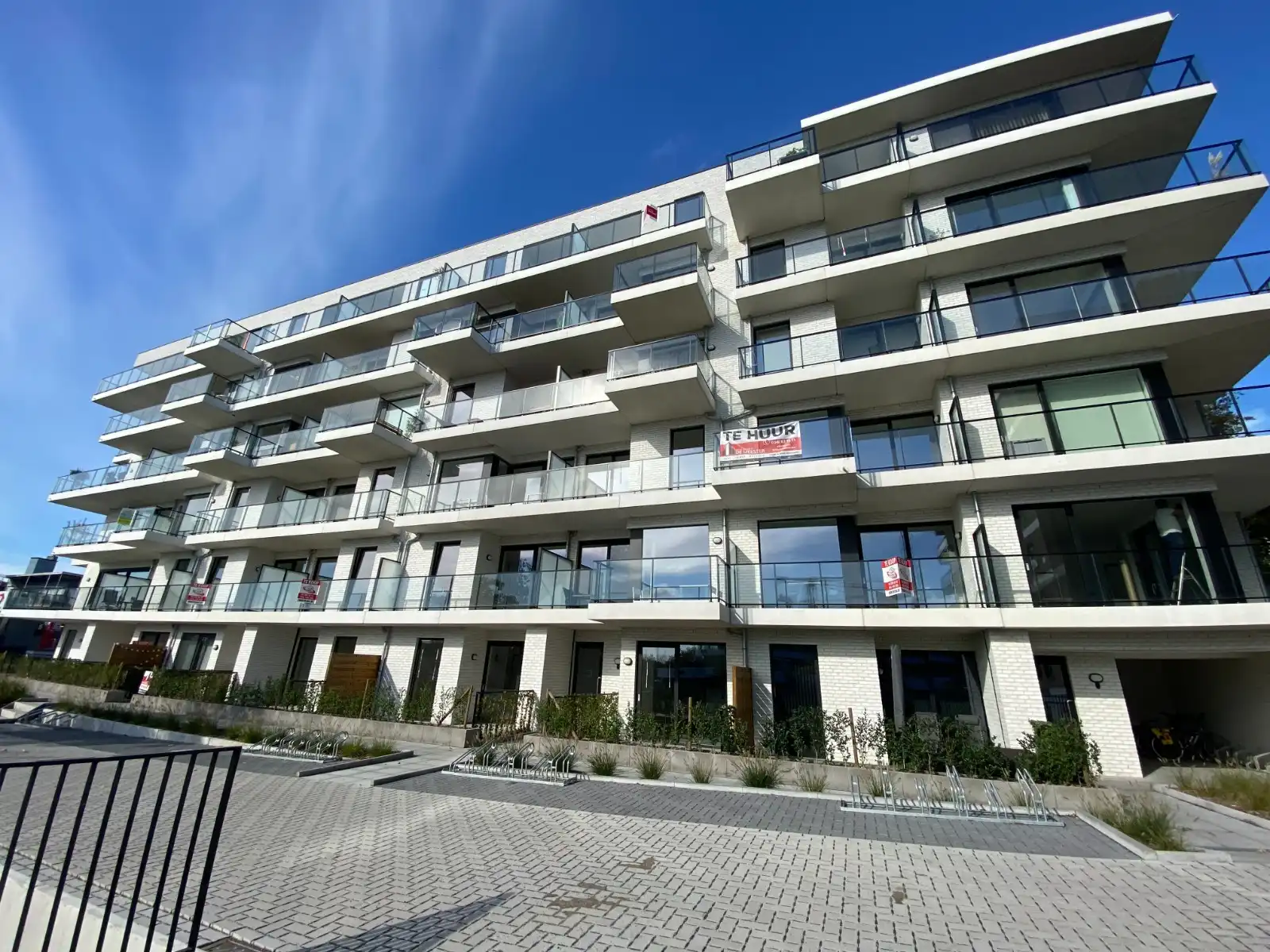 STIJLVOL NIEUWBOUWAPPARTEMENT MET 2 SLAAPKAMERS EN ZONNETERRASSEN – TOPLIGGING IN WAREGEM foto 15