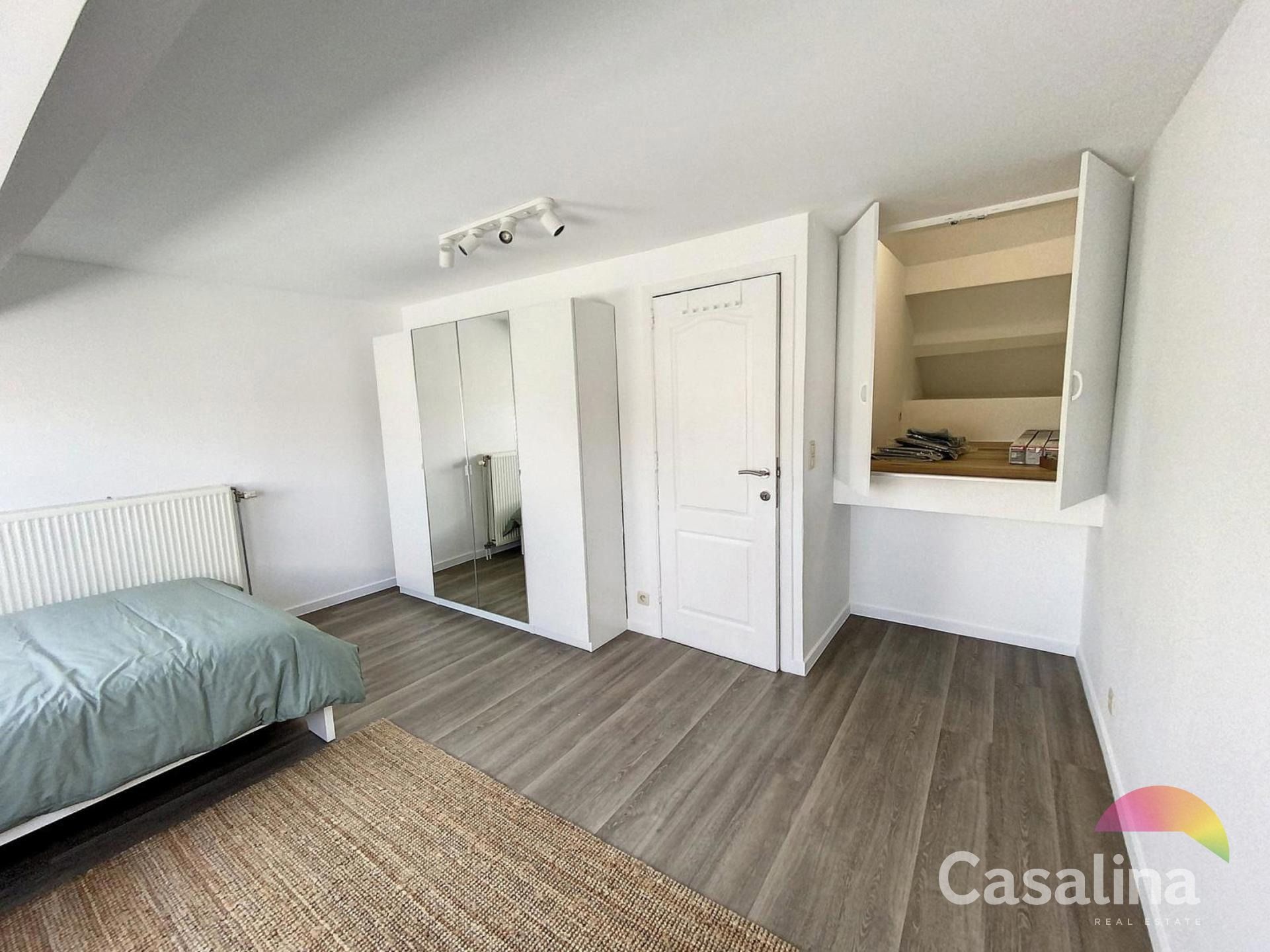 Opbrengsteigendom, Europese wijk, Triplex met commerciële gelijkvloers foto 9
