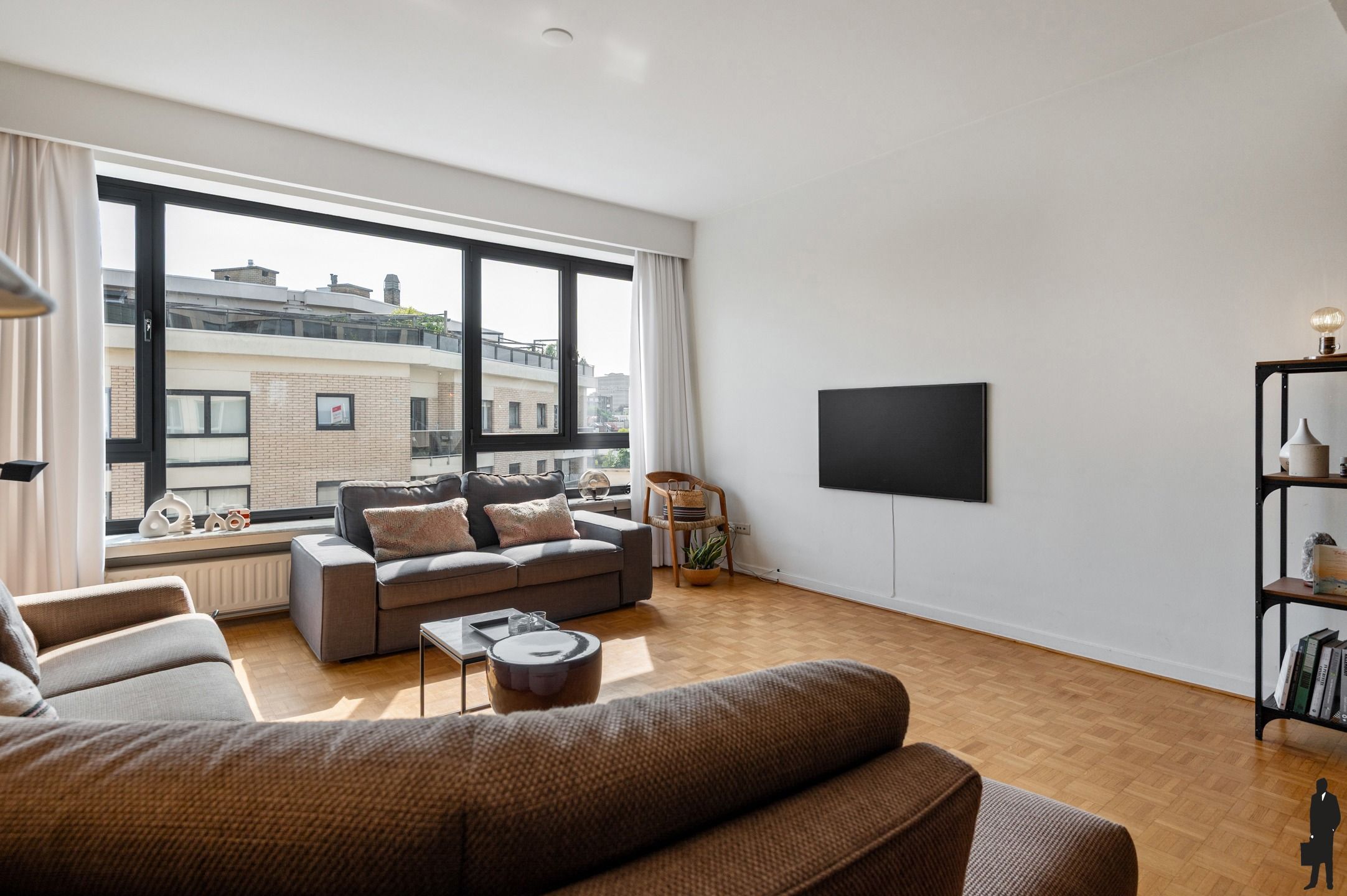 Lichtrijk 3-slaapkamer appartement met Zuidwestgericht terras foto 4