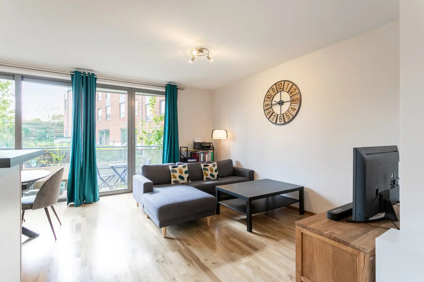 Instapklaar appartement met 2 slaapkamers, kelder en ondergrondse autostaanplaats foto 3