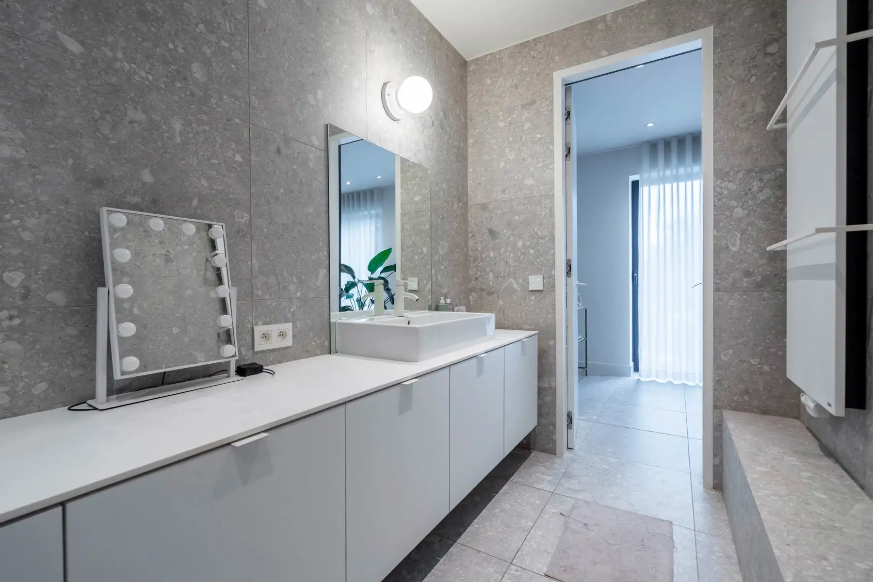 Recent duplex met 2 slpk en eigen inkom foto 16