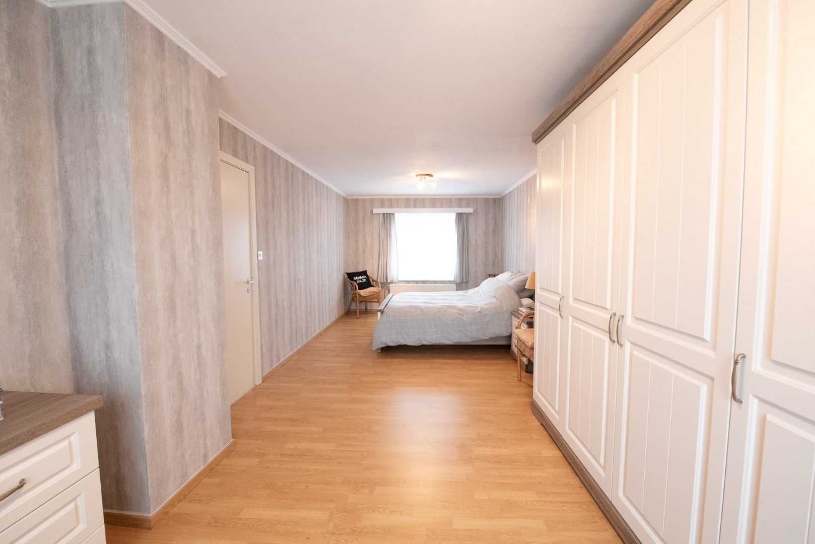 Goed onderhouden, halfopen woning met 4 slaapkamers op 438 m² in Zulte foto 12