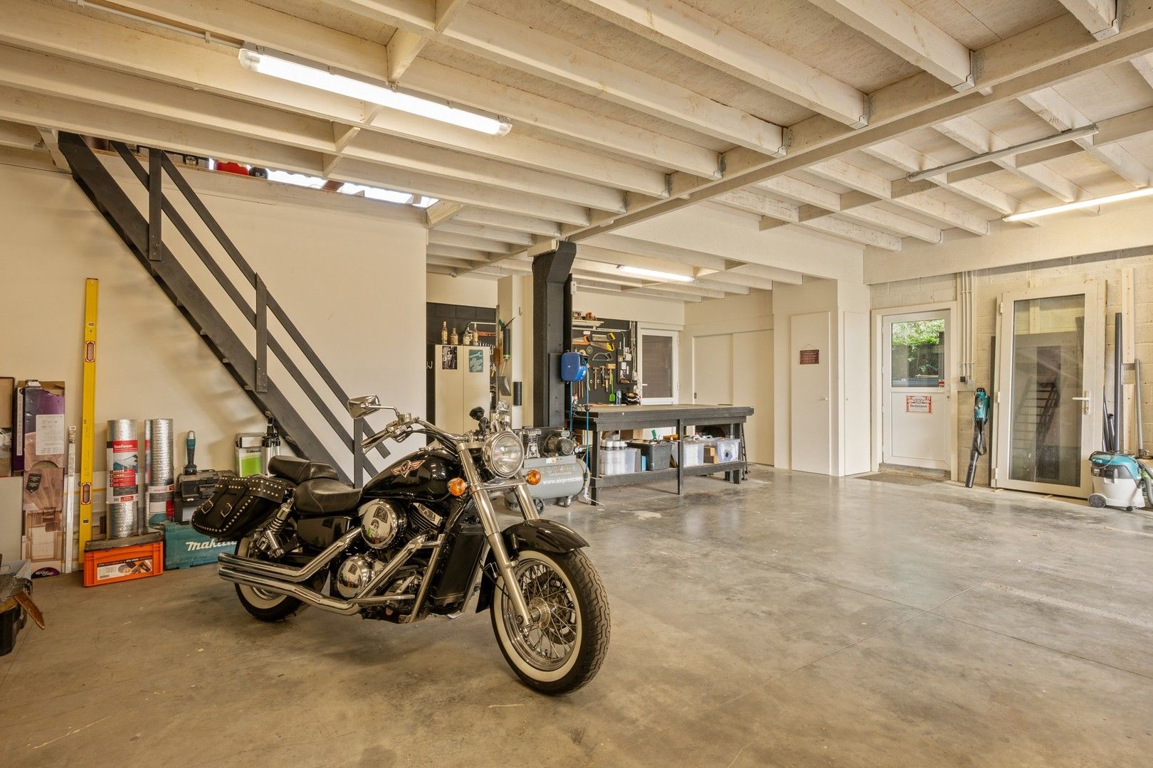 Instapklare en energiezuinige villa met zwembad en loods aan de voet van de Vlaamse Ardennen foto 29